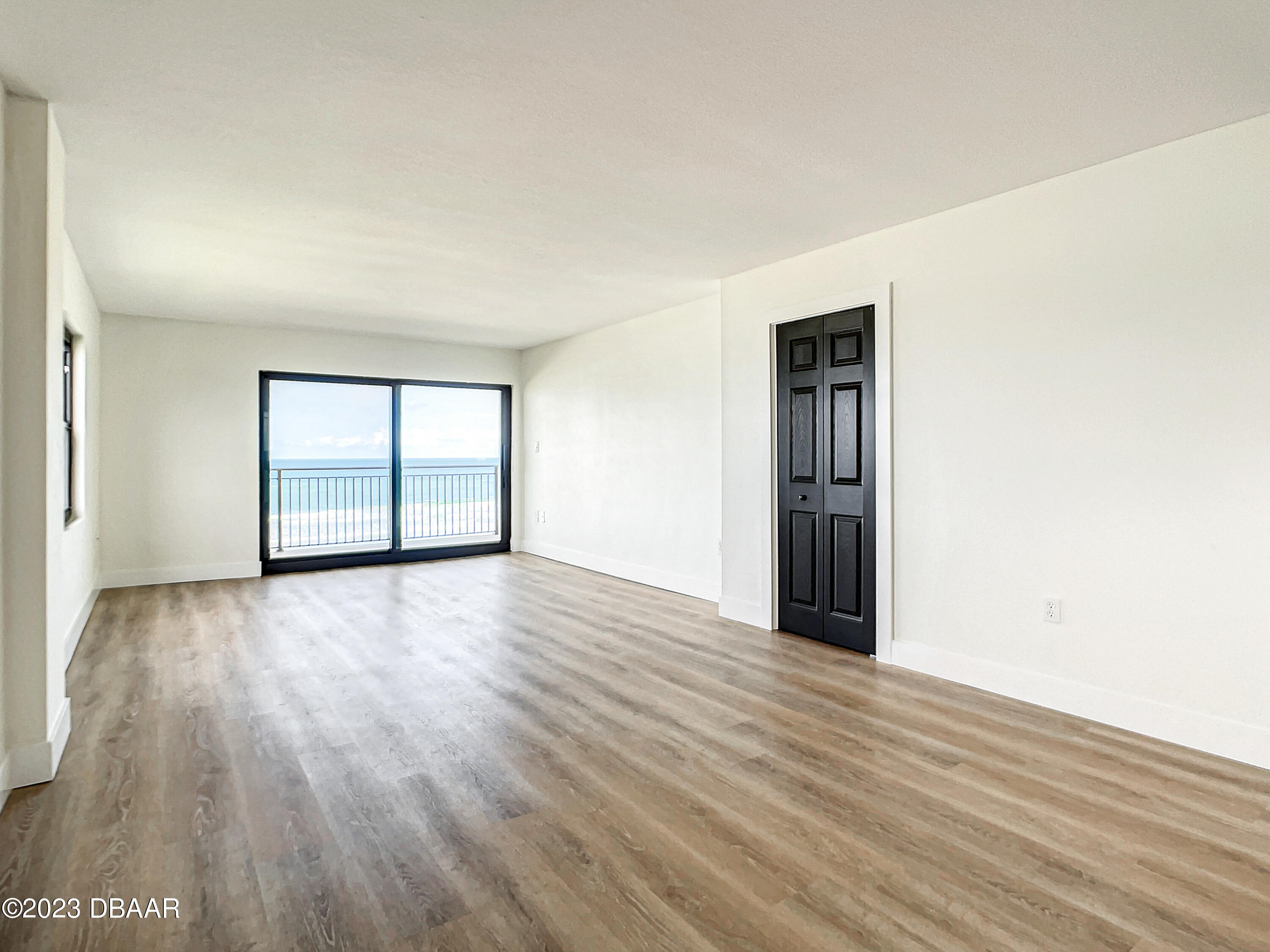 4435 S Atlantic Avenue, 311