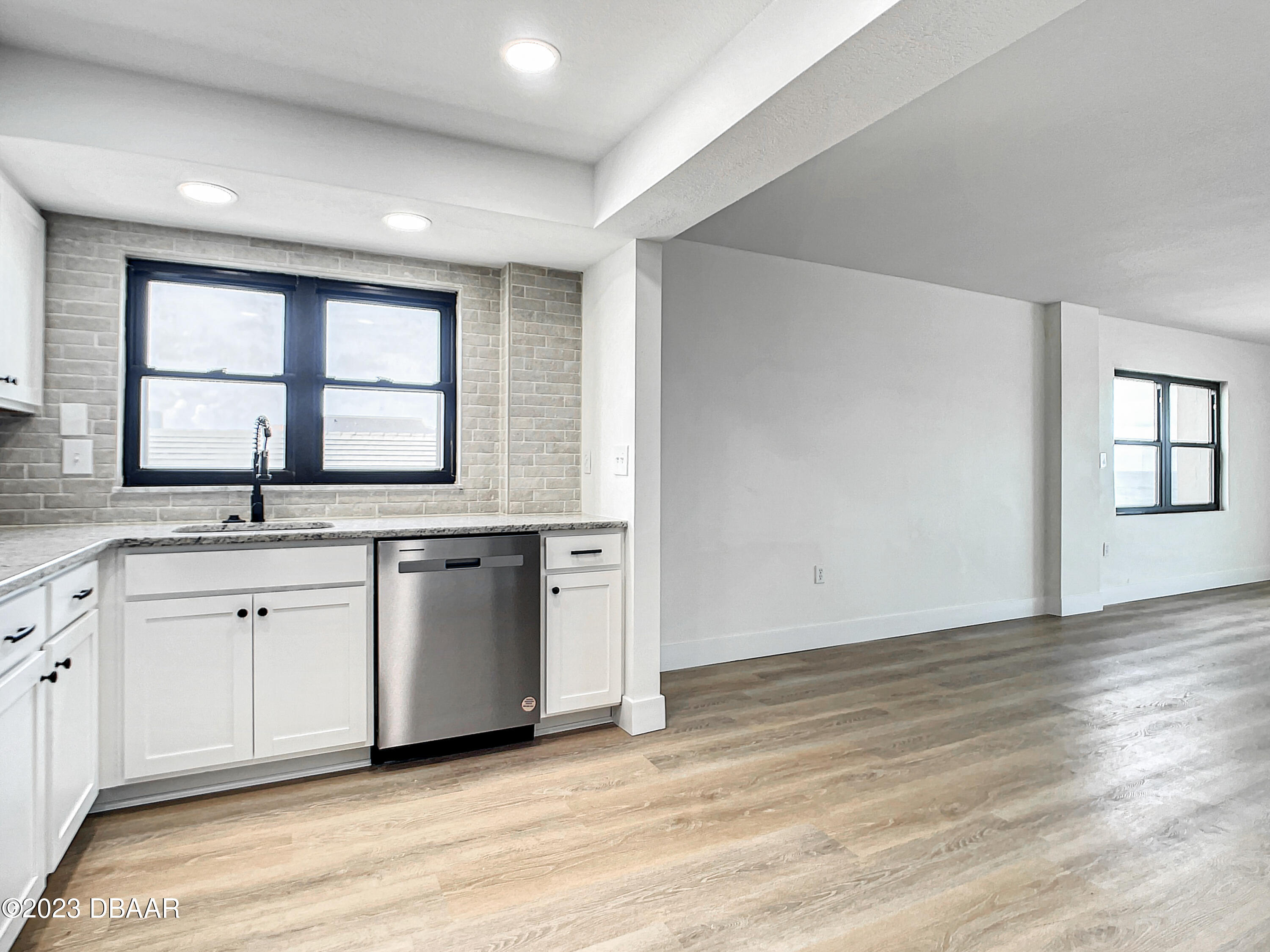 4435 S Atlantic Avenue, 311