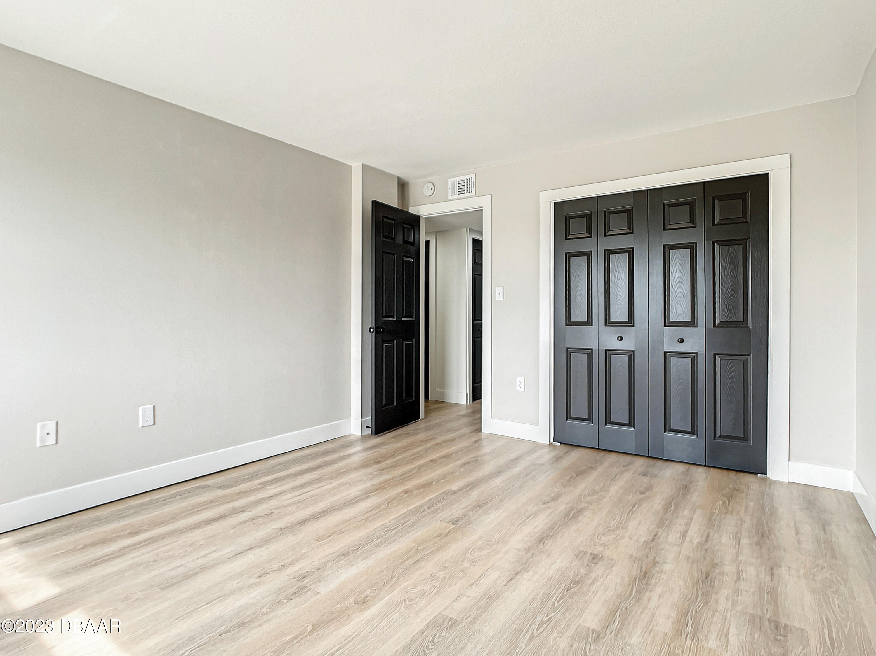 4435 S Atlantic Avenue, 311