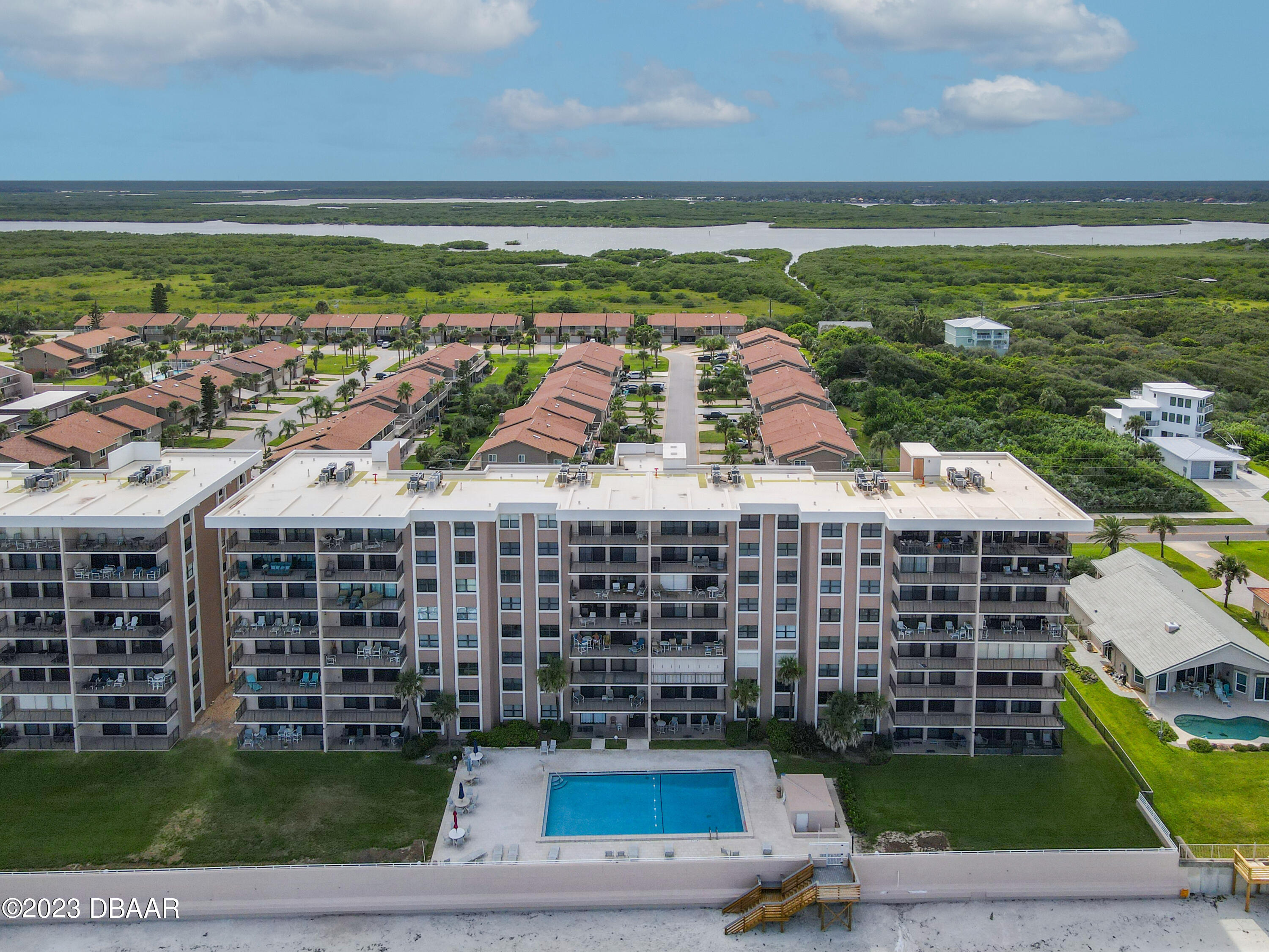 4435 S Atlantic Avenue, 311
