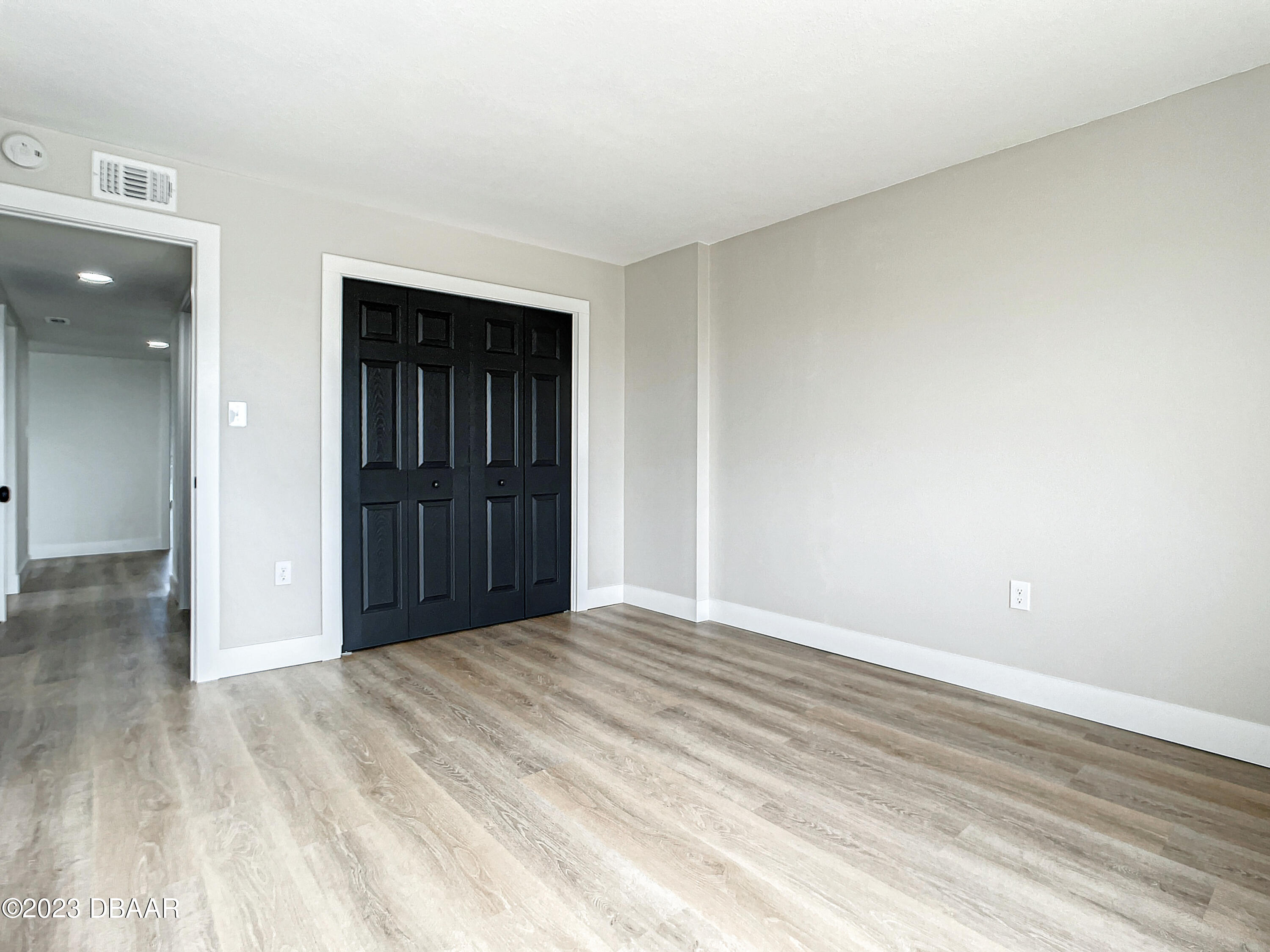 4435 S Atlantic Avenue, 311