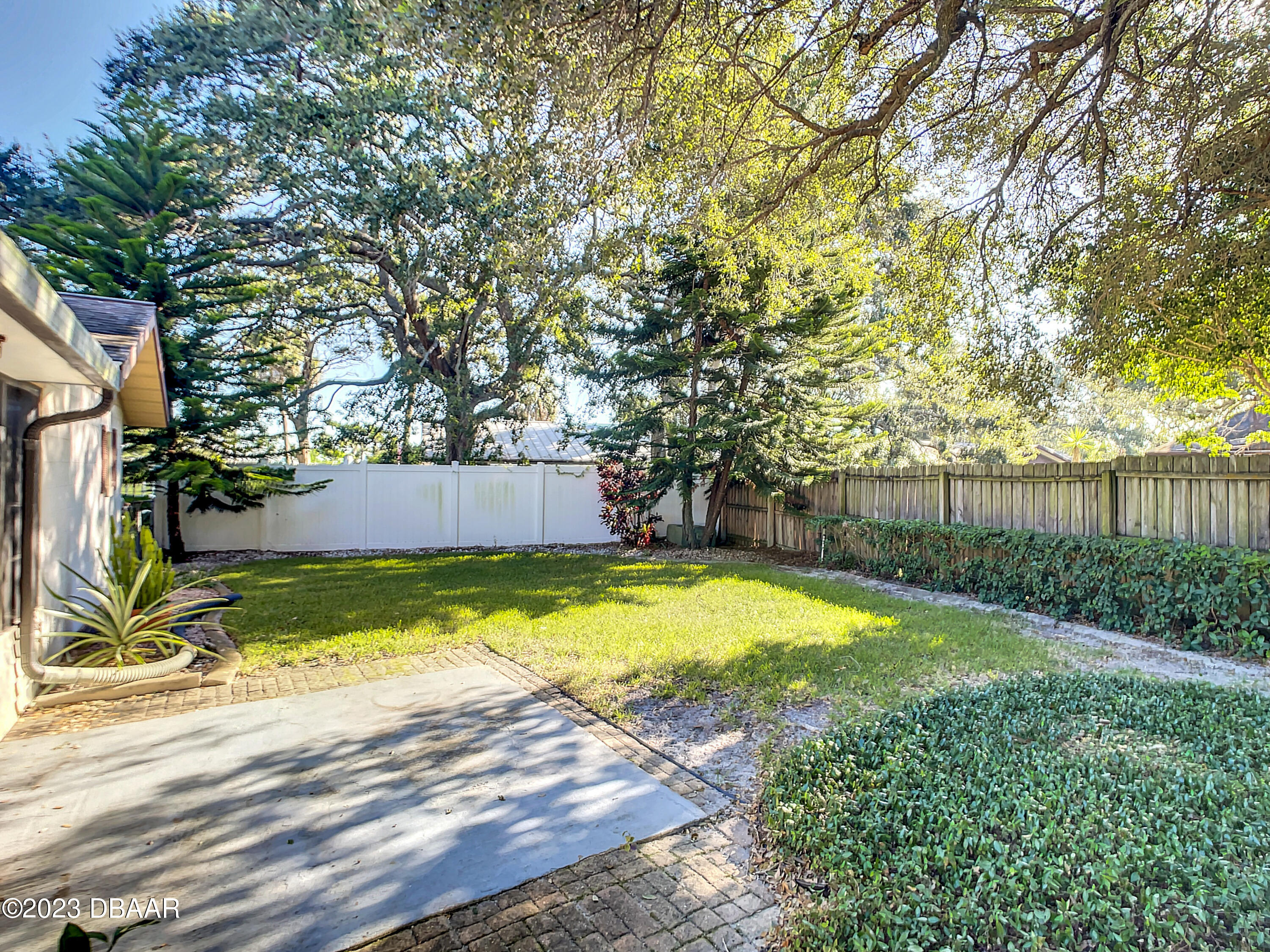 1216 Isthmus Drive