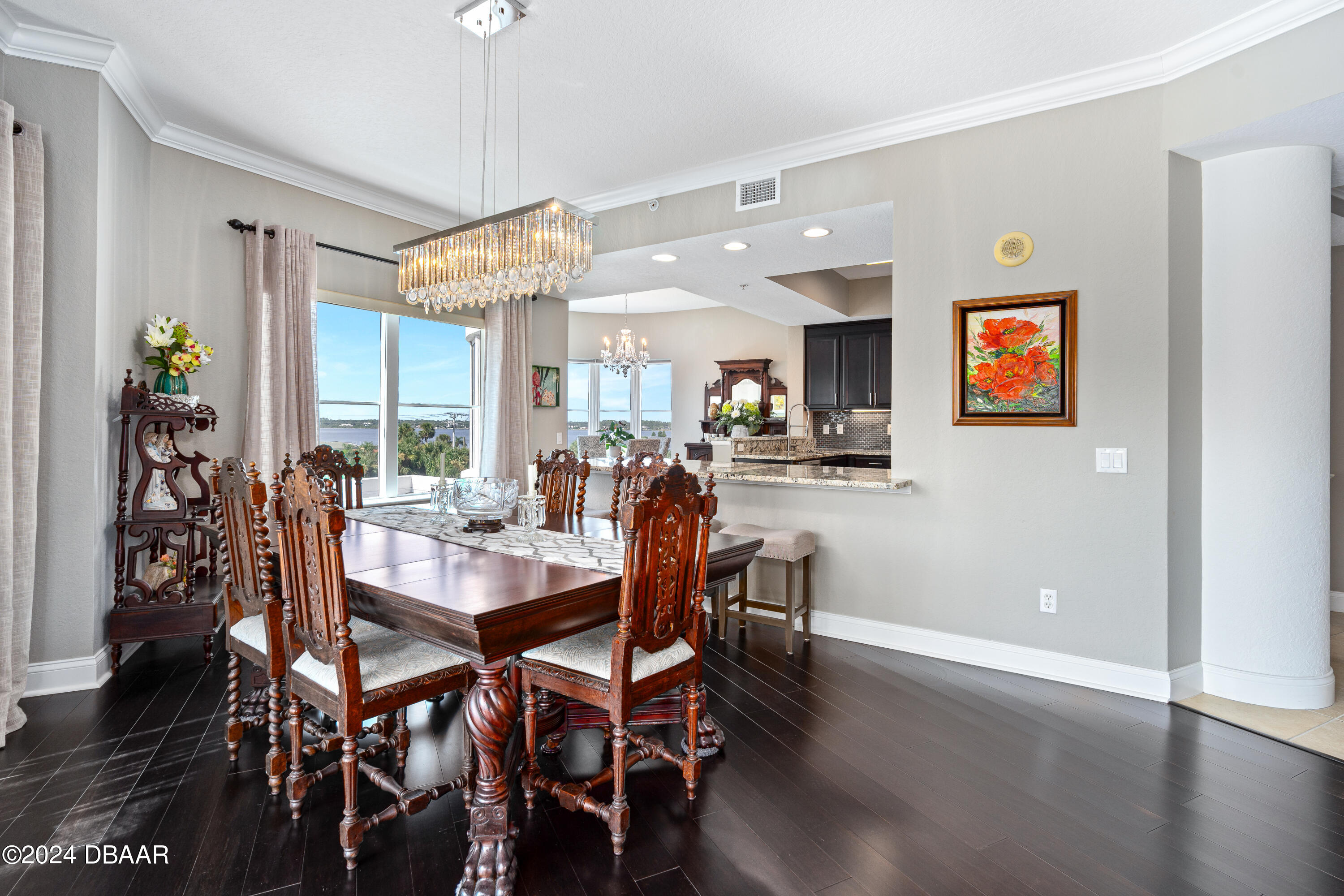 2 Oceans West Boulevard, 400