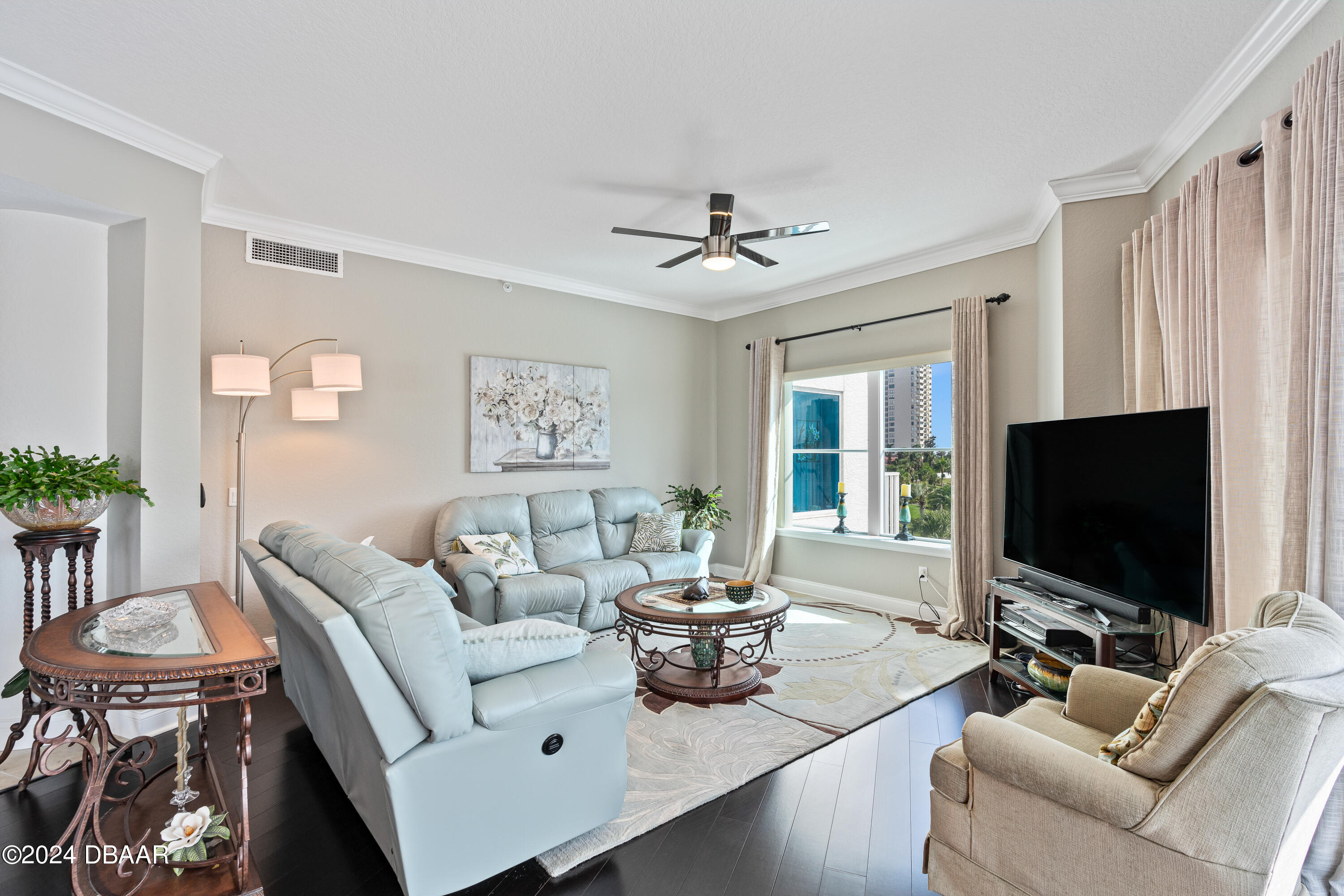 2 Oceans West Boulevard, 400