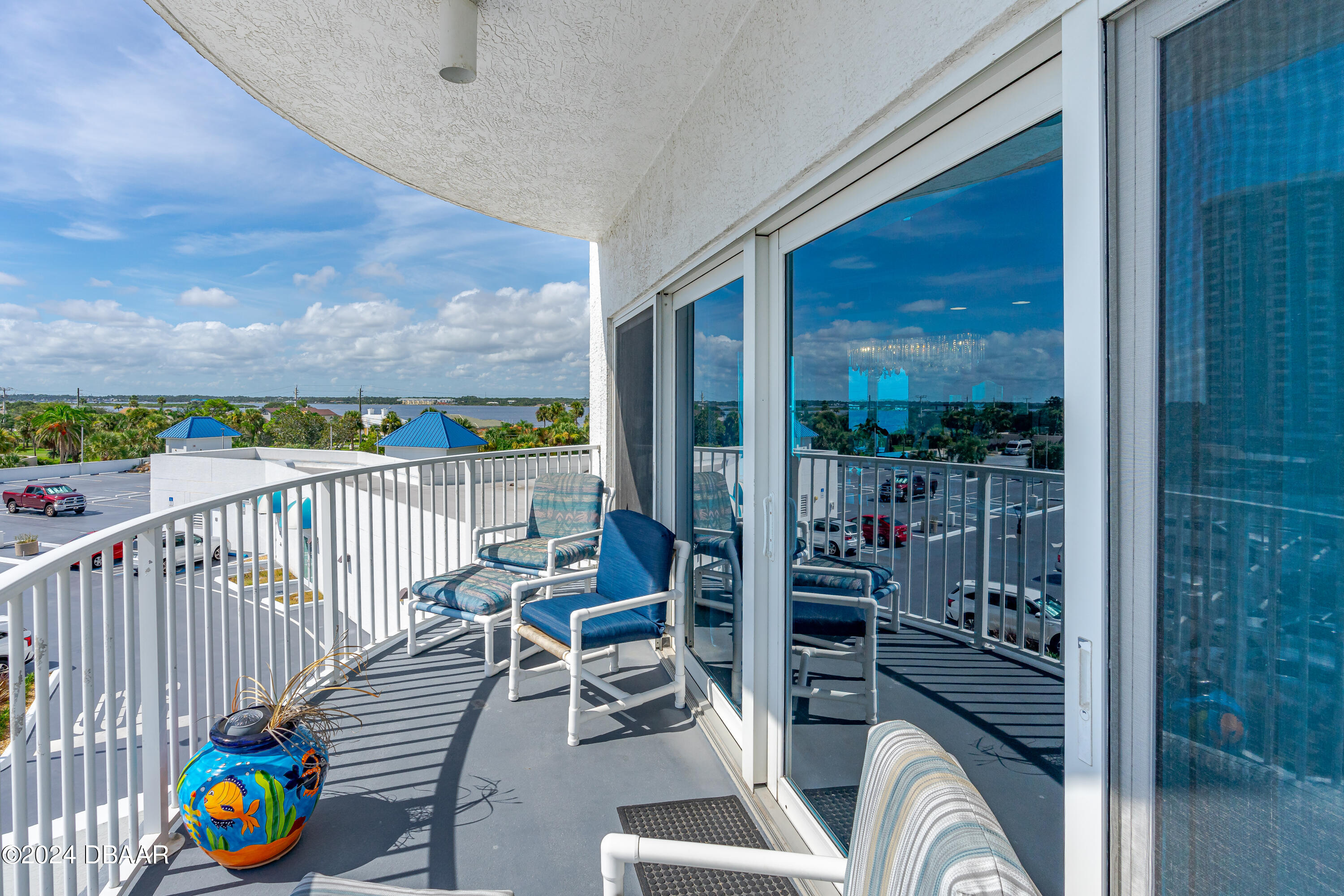 2 Oceans West Boulevard, 400