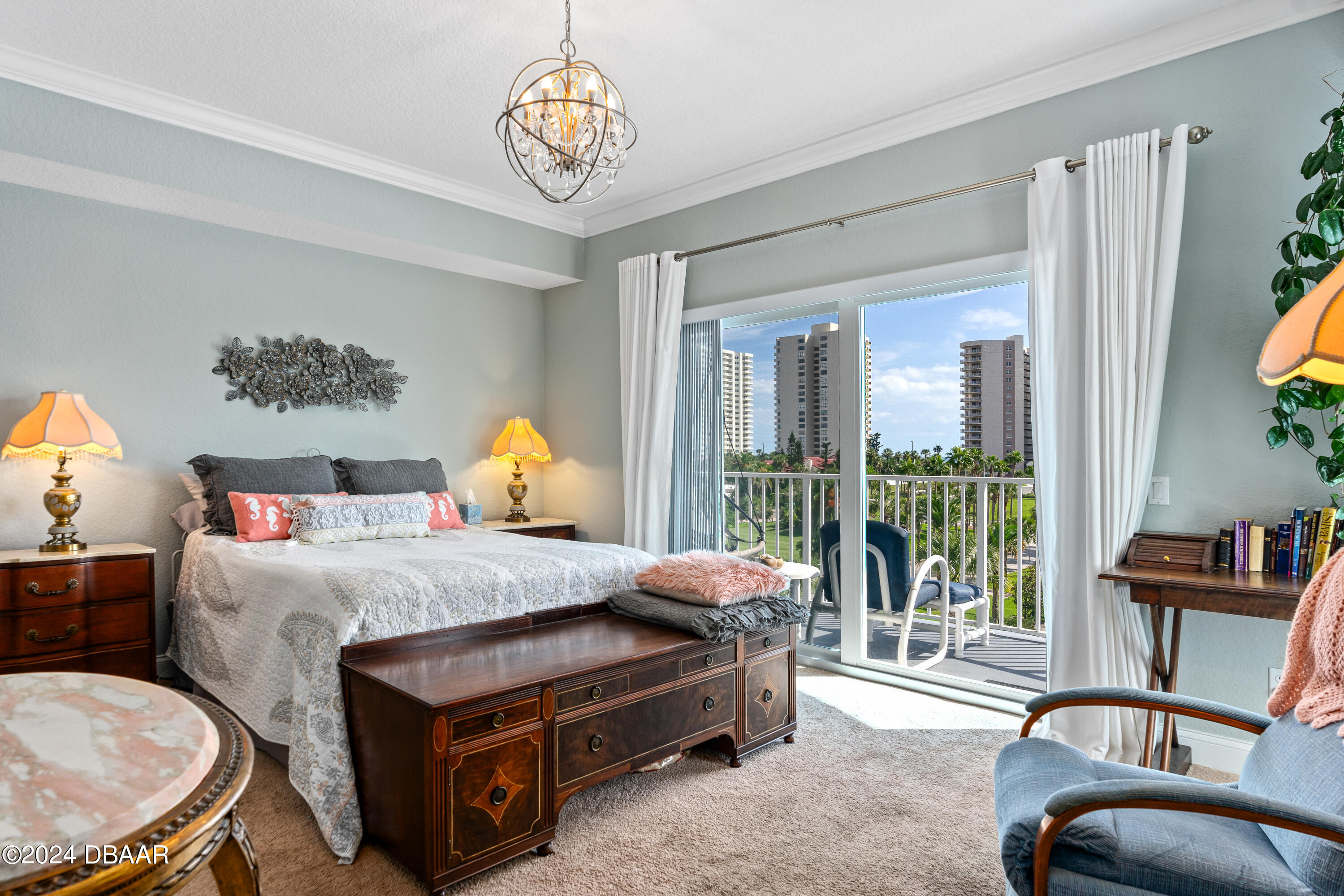 2 Oceans West Boulevard, 400