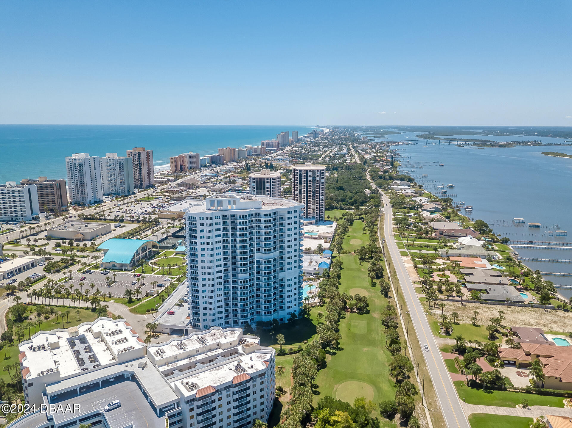 2 Oceans West Boulevard, 400
