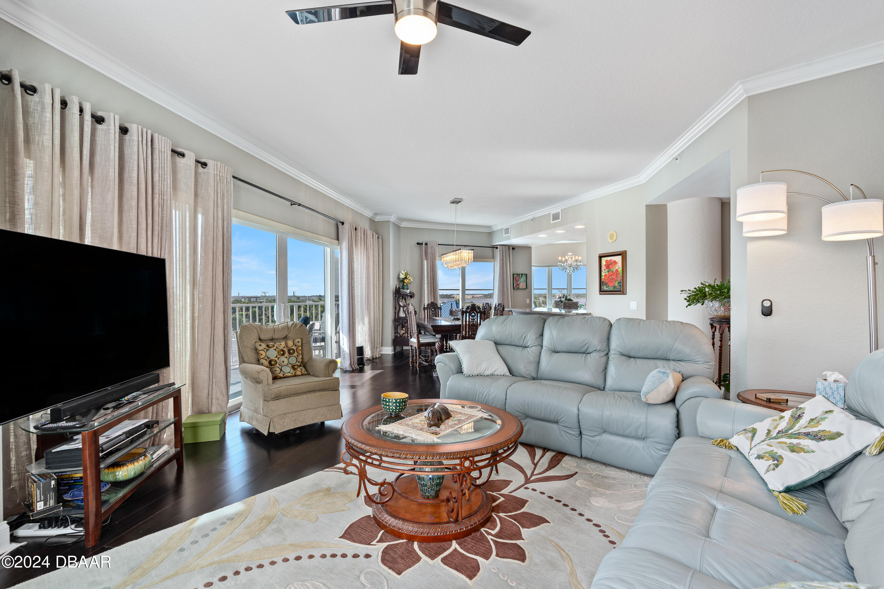 2 Oceans West Boulevard, 400