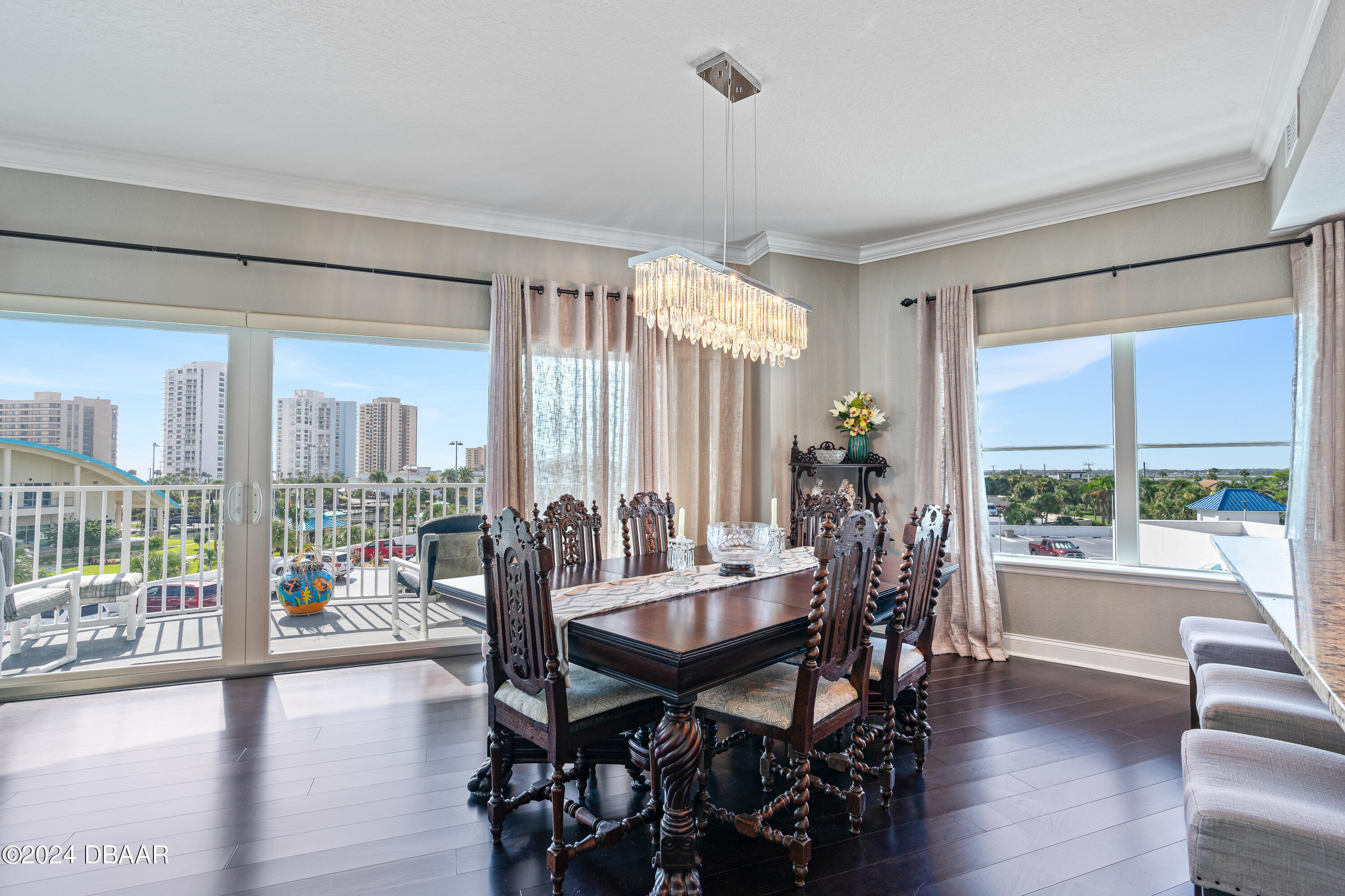 2 Oceans West Boulevard, 400