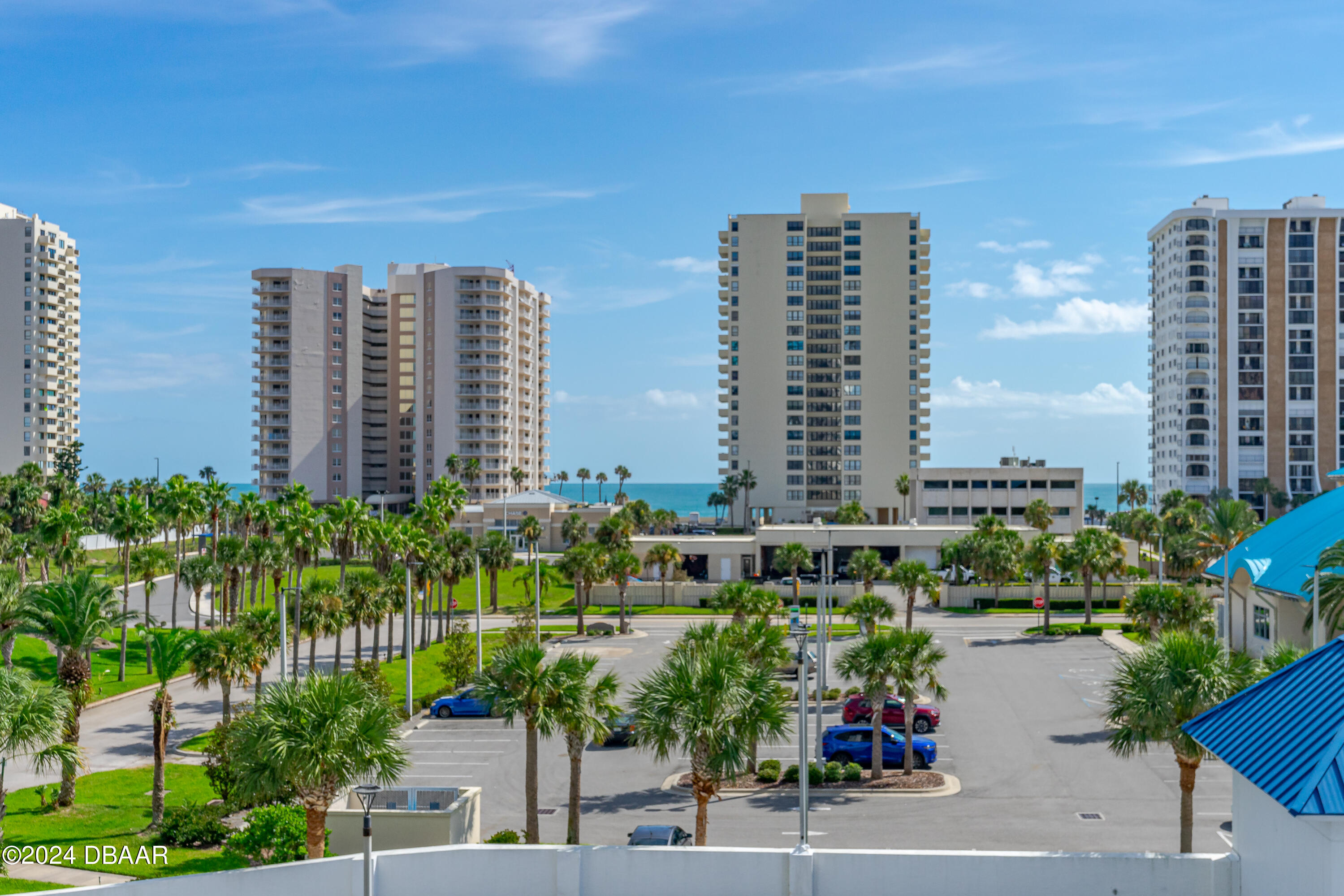 2 Oceans West Boulevard, 400