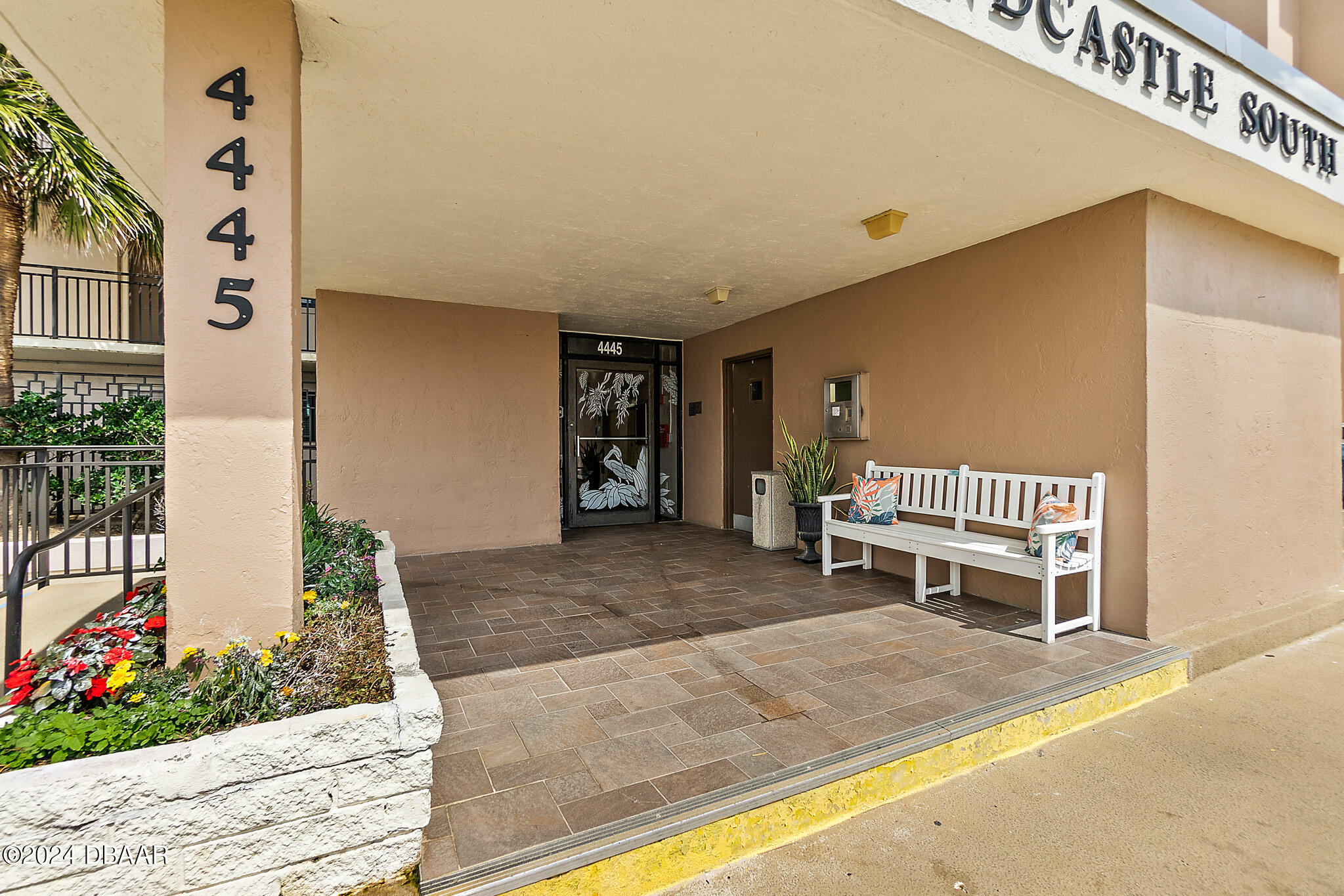4445 S Atlantic Avenue, 803