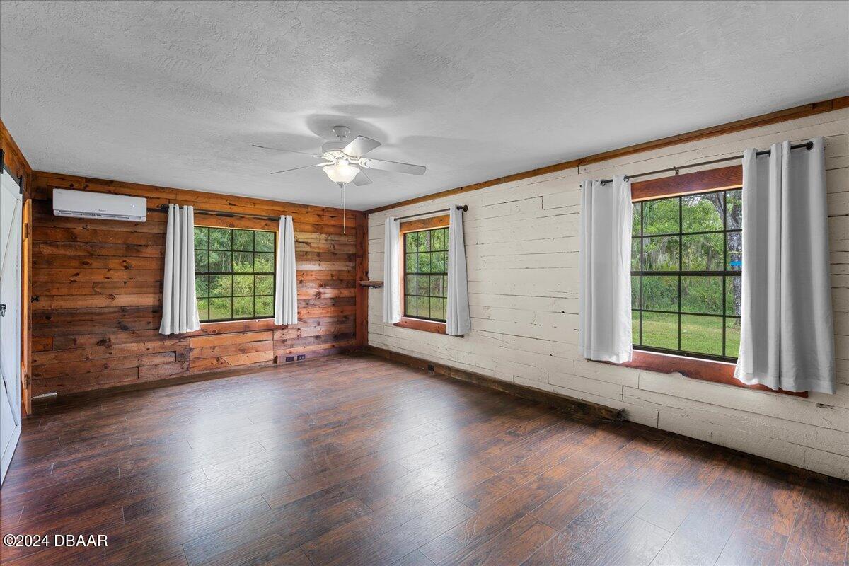 2346 Meadow Lane