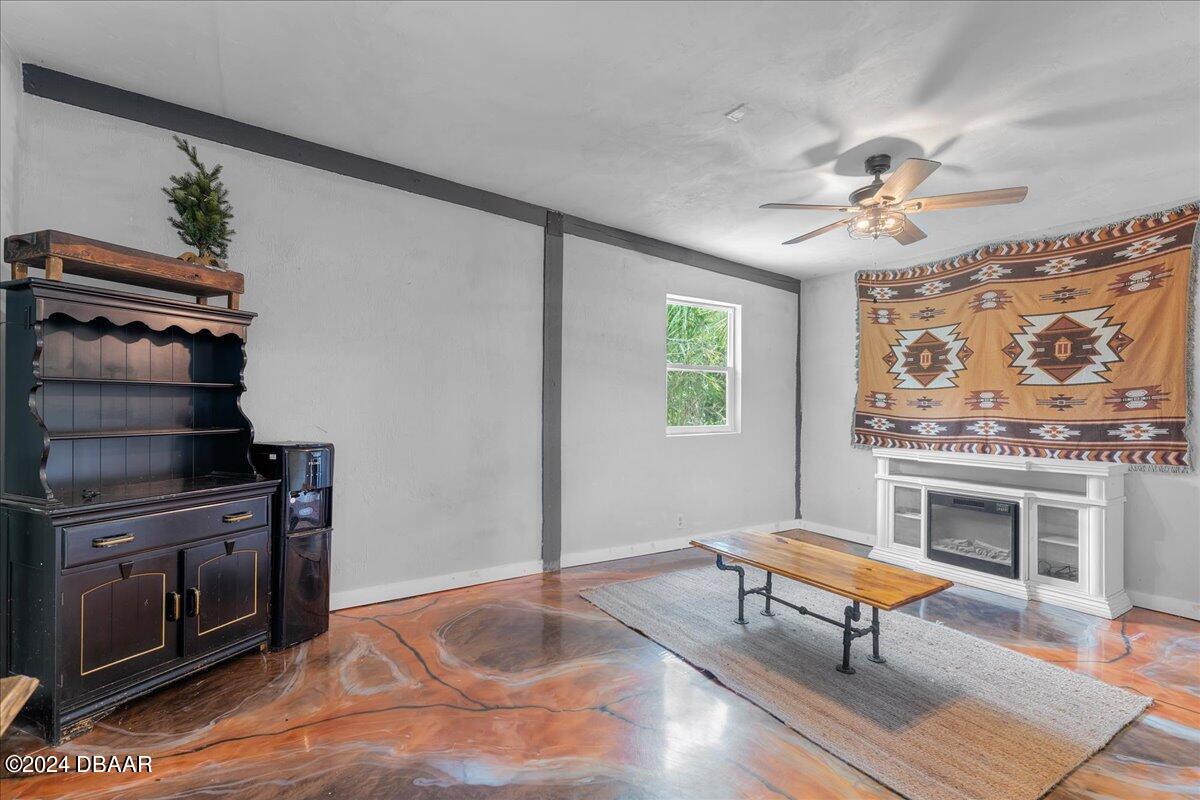 2346 Meadow Lane