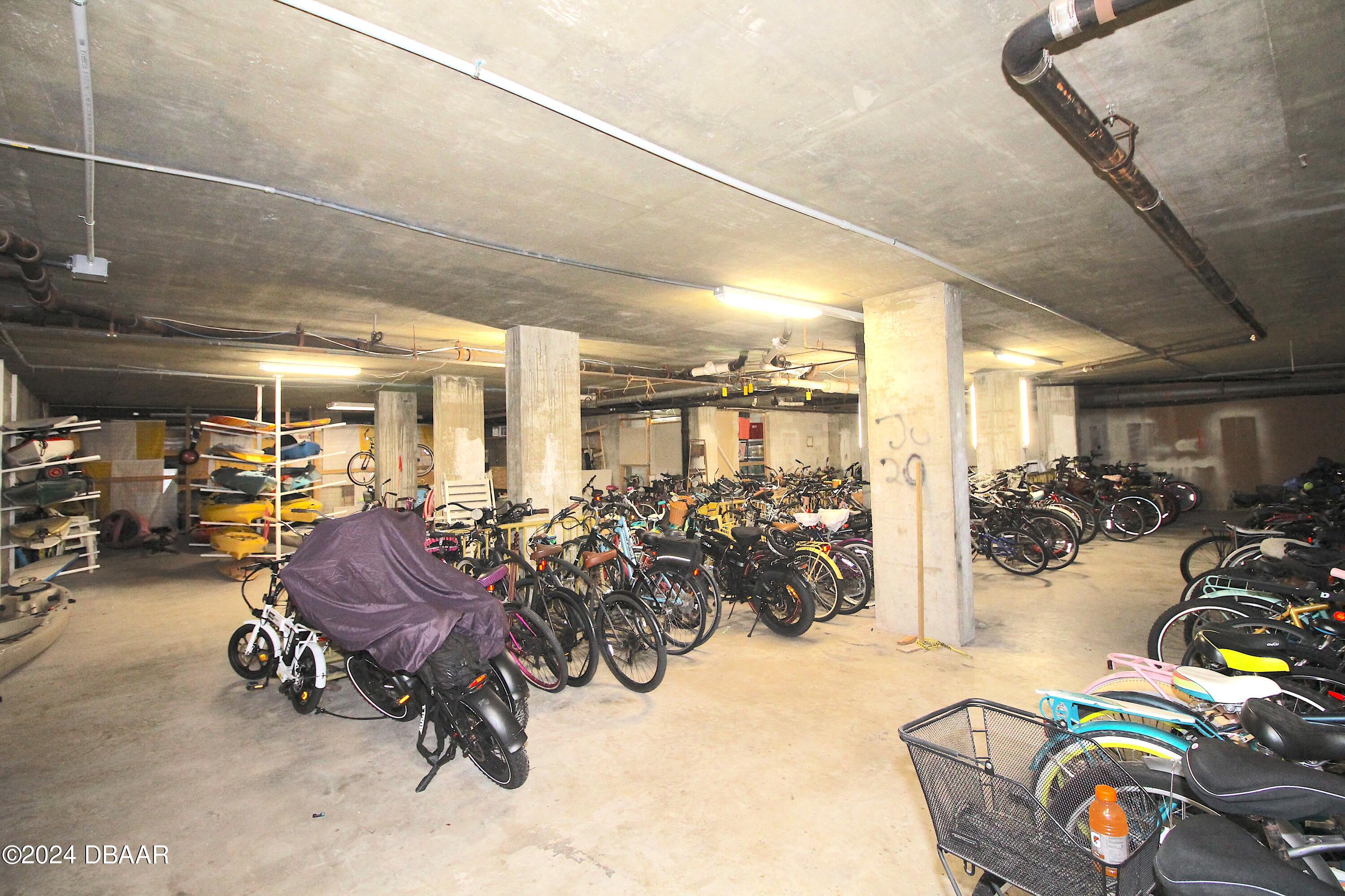 935 N halifax, 1102