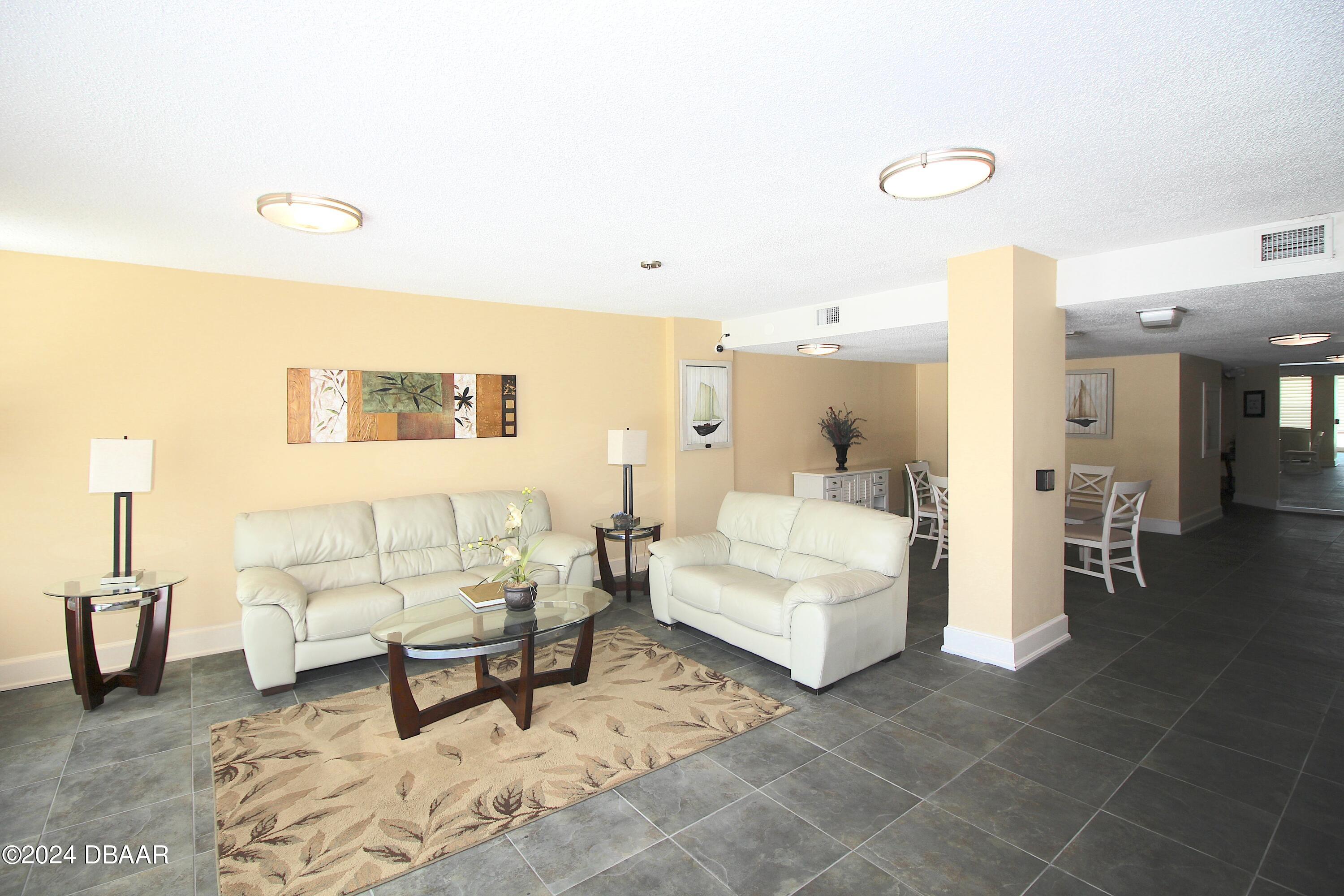 935 N halifax, 1102