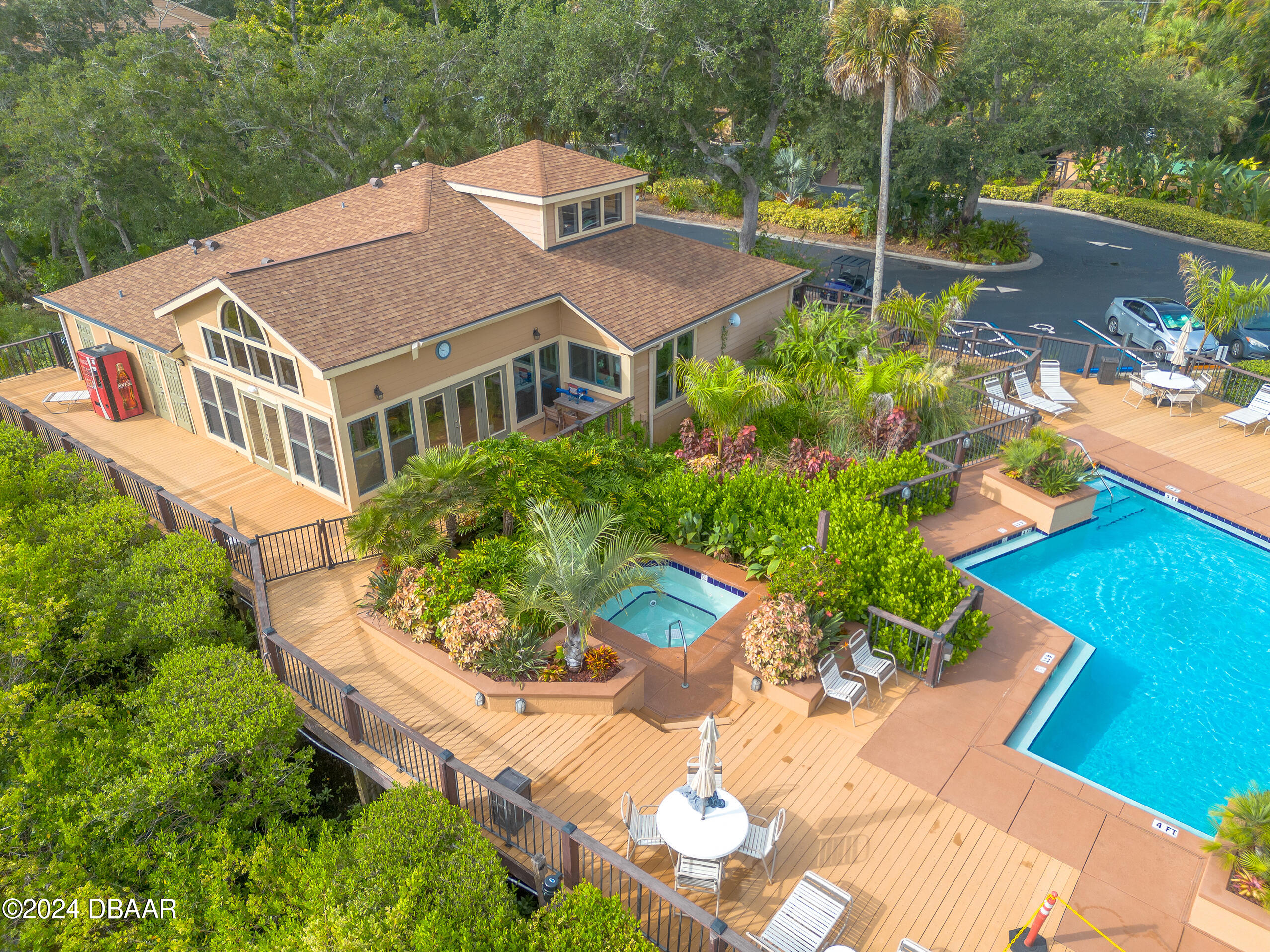 1401 S Palmetto Avenue, 200