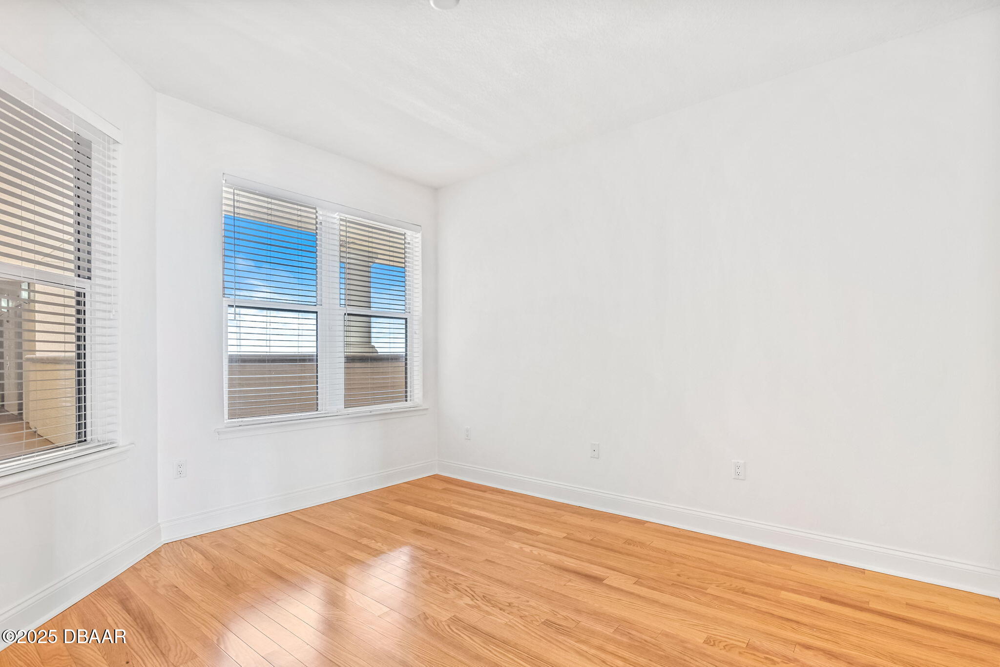 2515 S Atlantic Avenue, 507