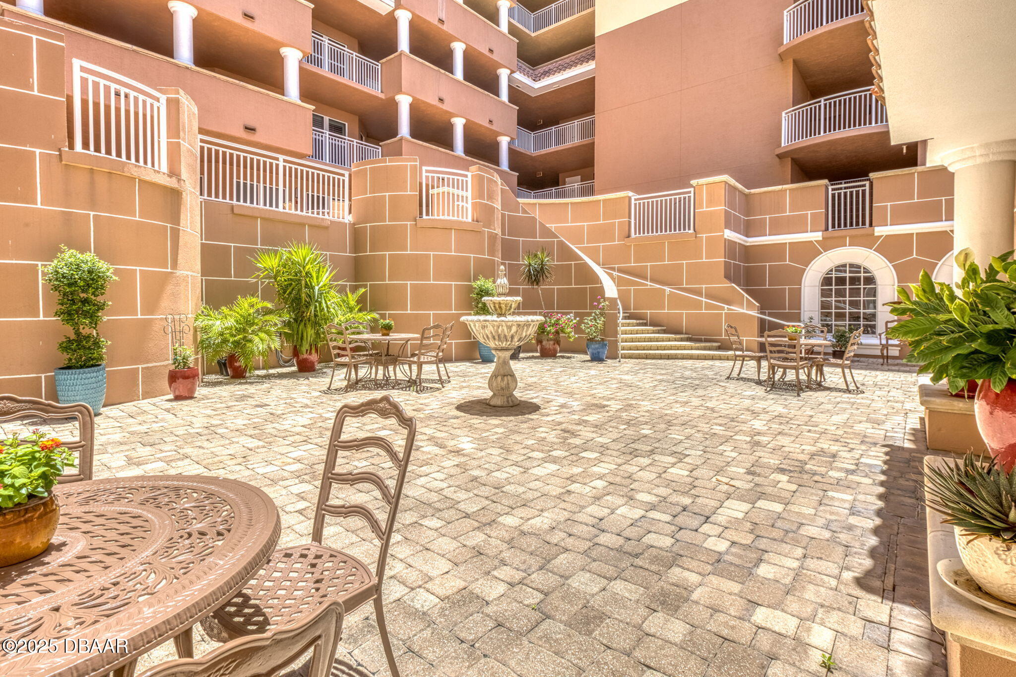 2515 S Atlantic Avenue, 507