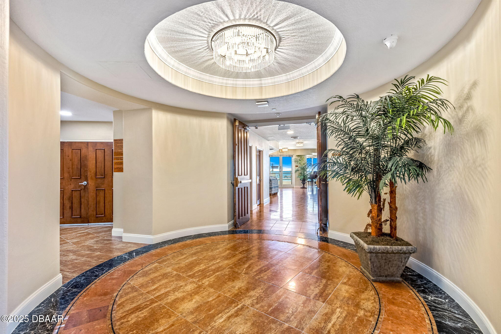 2515 S Atlantic Avenue, 507