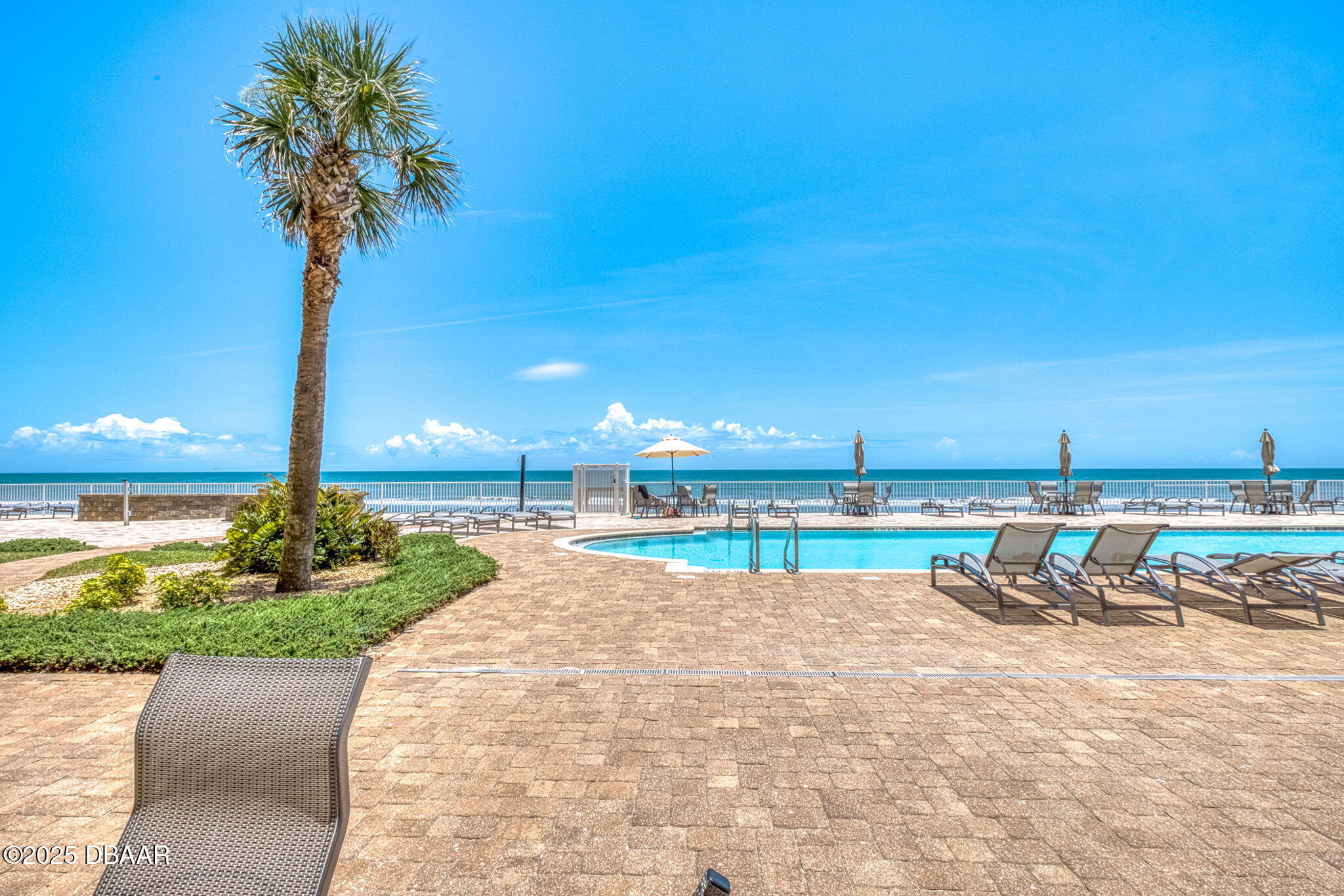 2515 S Atlantic Avenue, 507