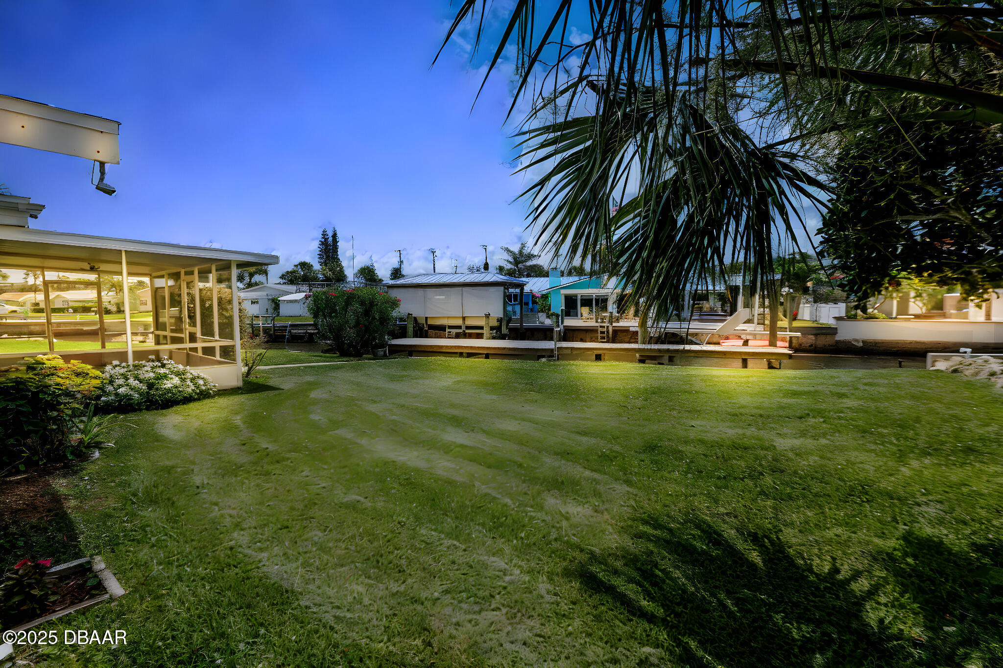 10 Venetian Circle