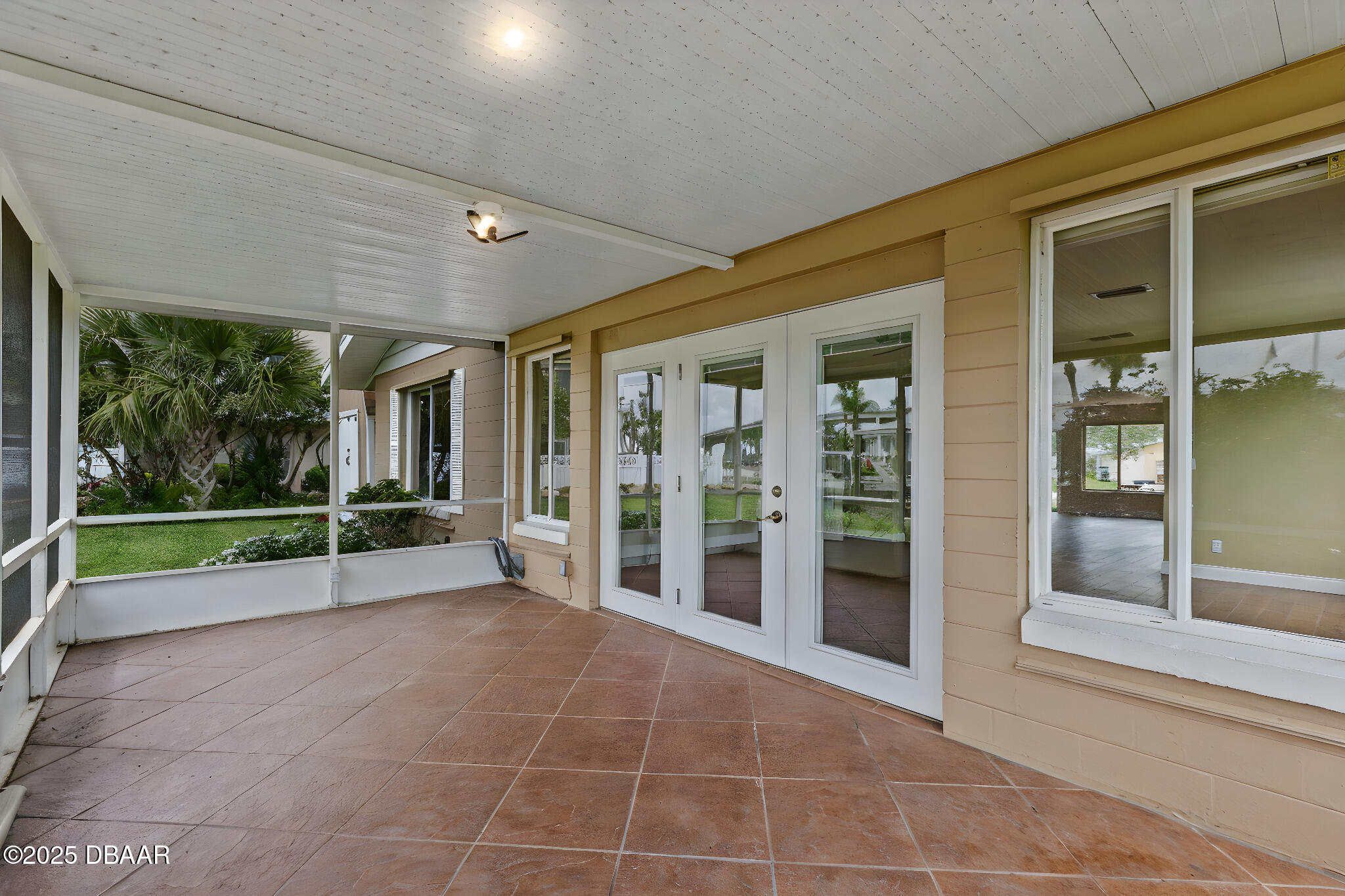 10 Venetian Circle
