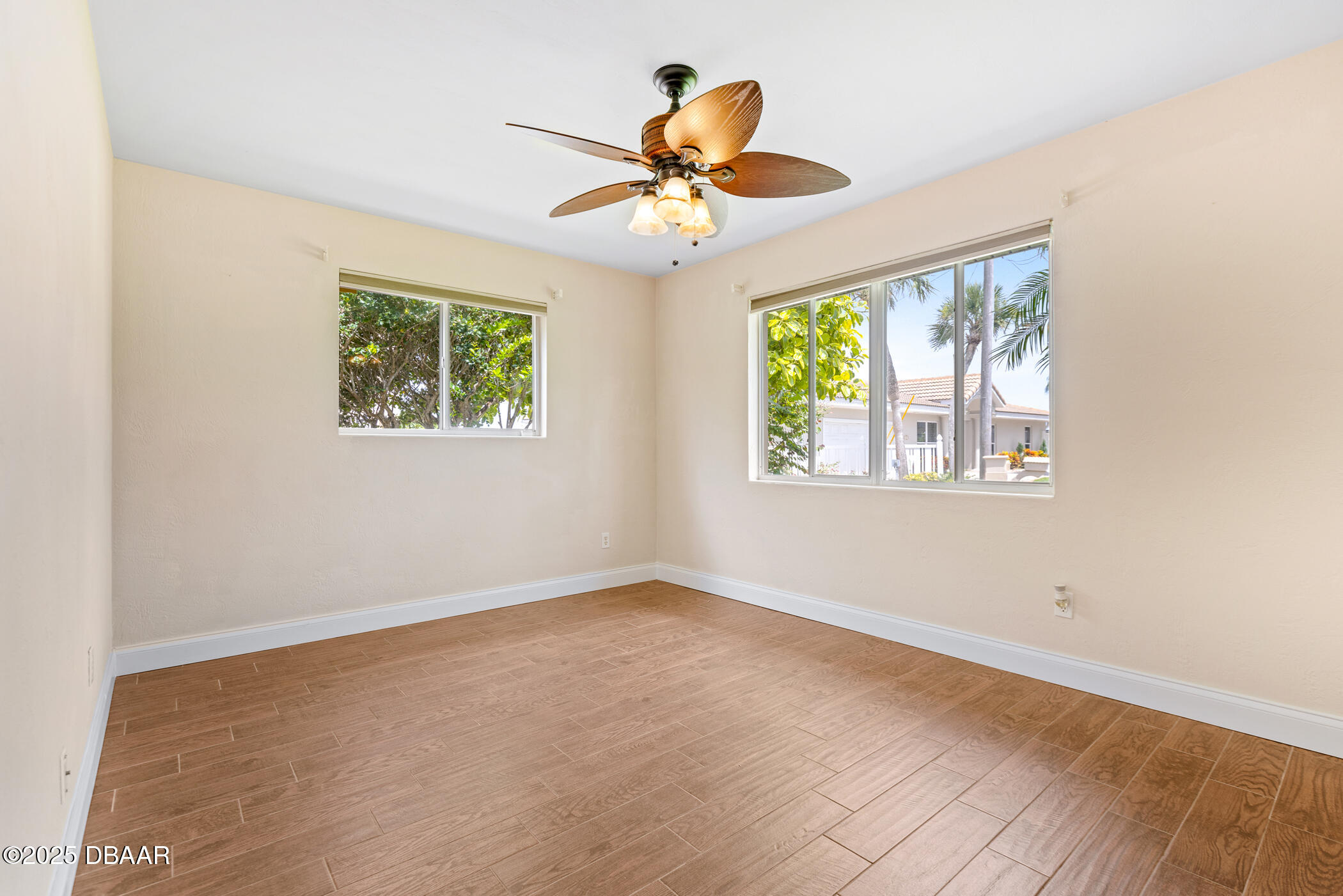 10 Venetian Circle