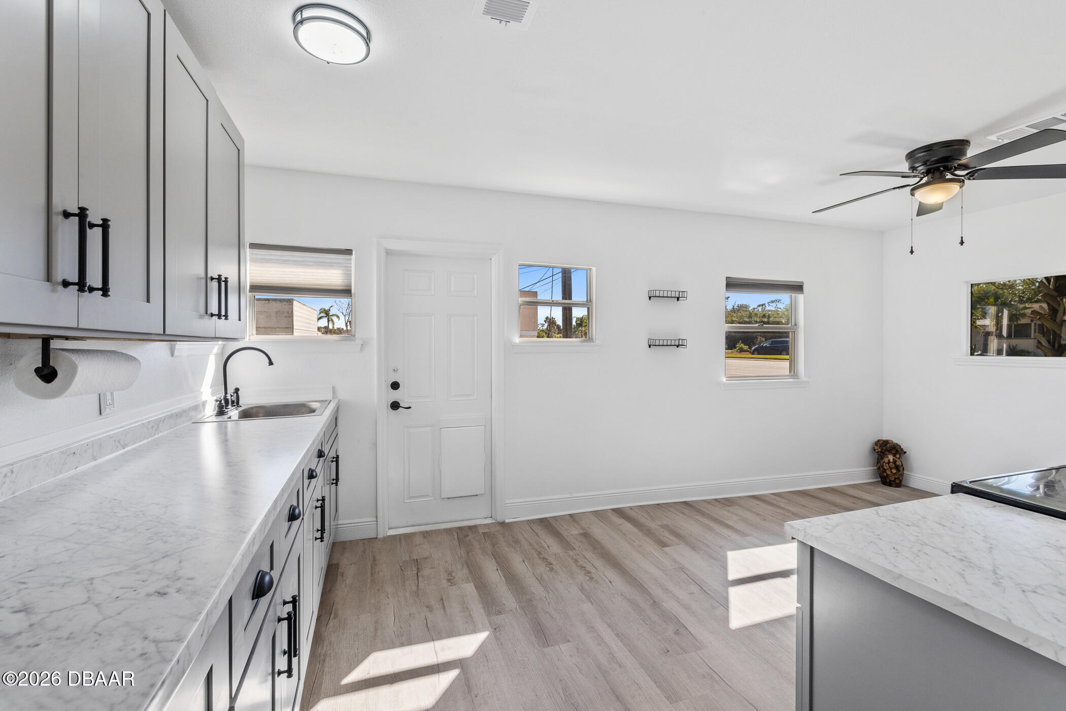 5305 S Ridgewood Avenue