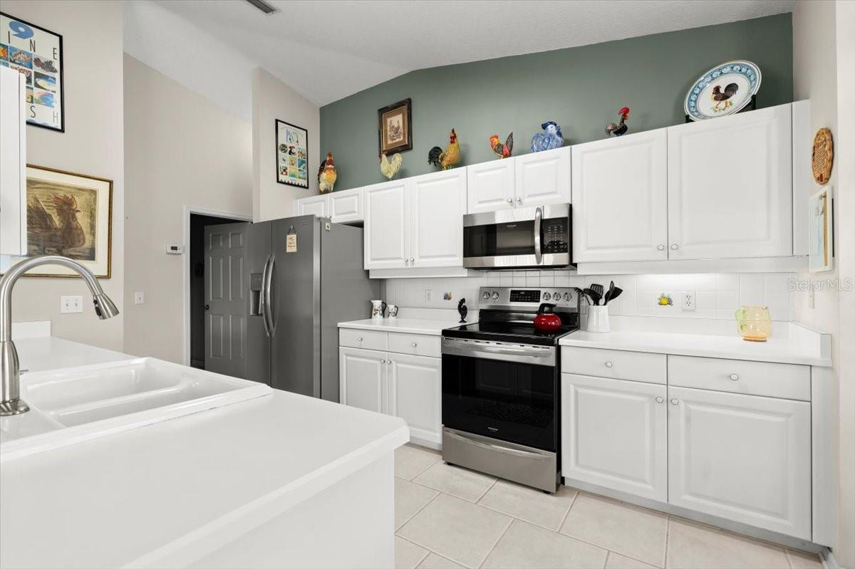 6123 JASMINE VINE DR