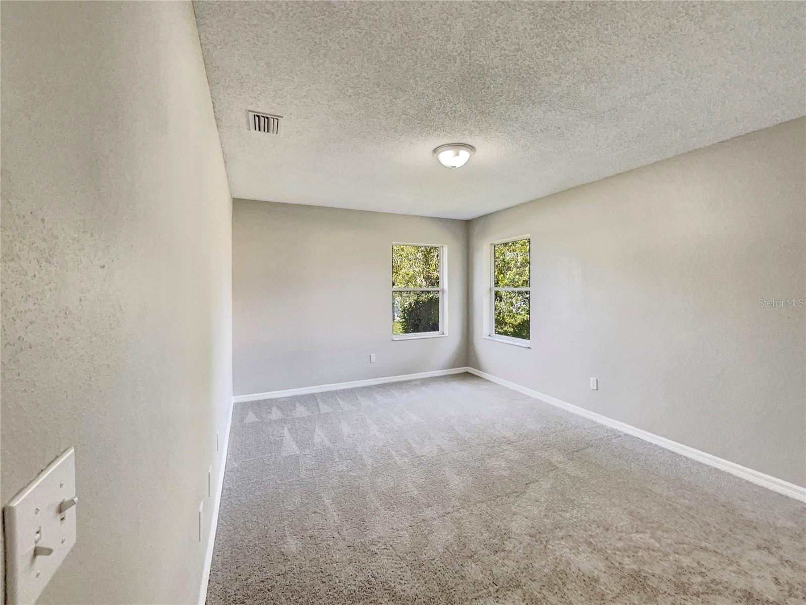 42 PRIMROSE LN