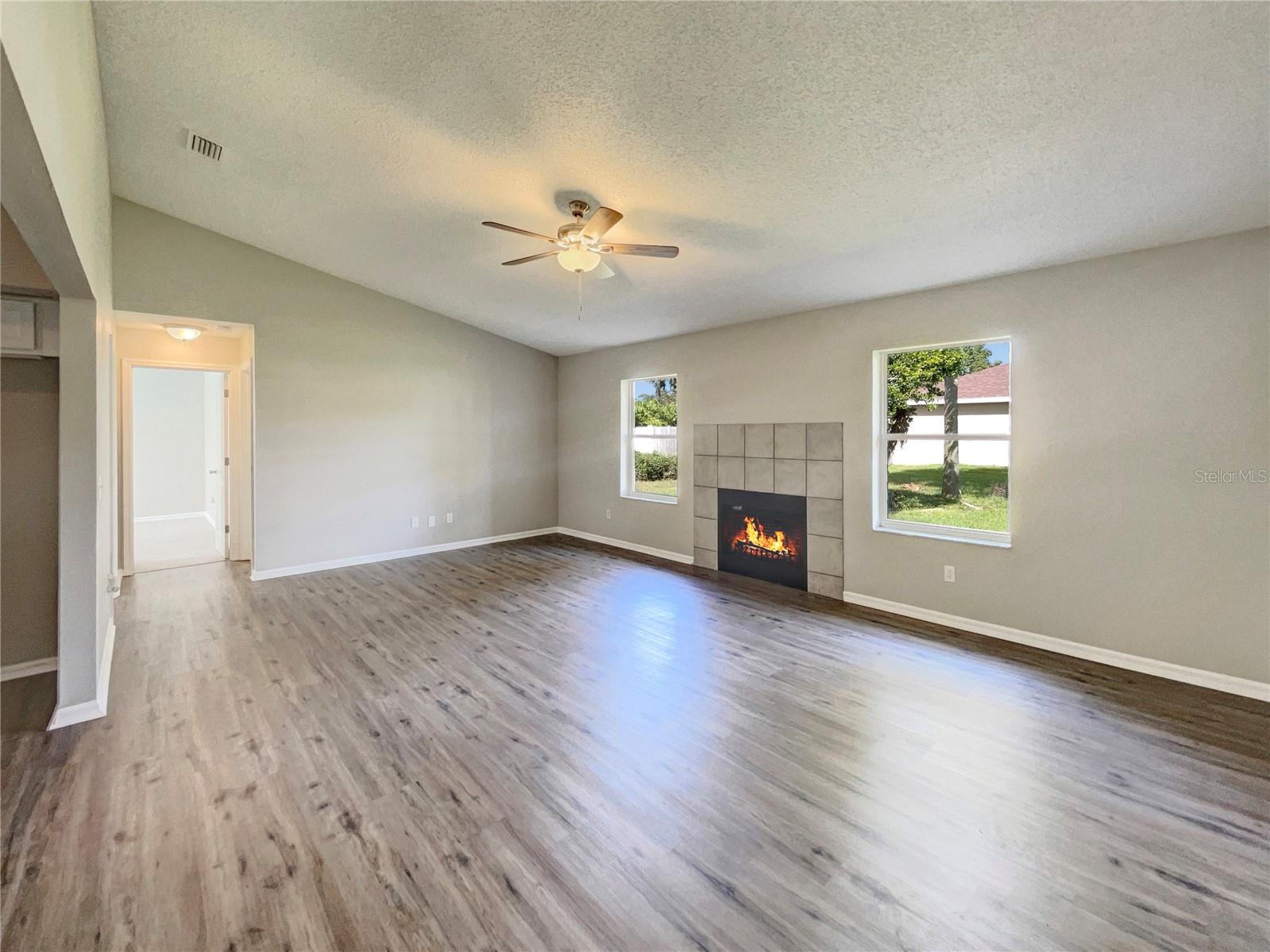 42 PRIMROSE LN