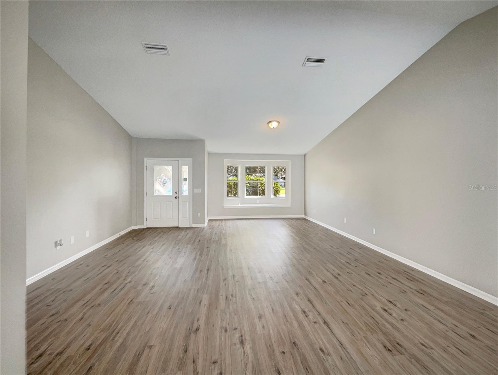 42 PRIMROSE LN
