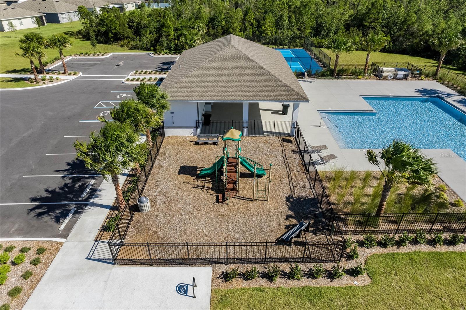 2673 NEVERLAND DR