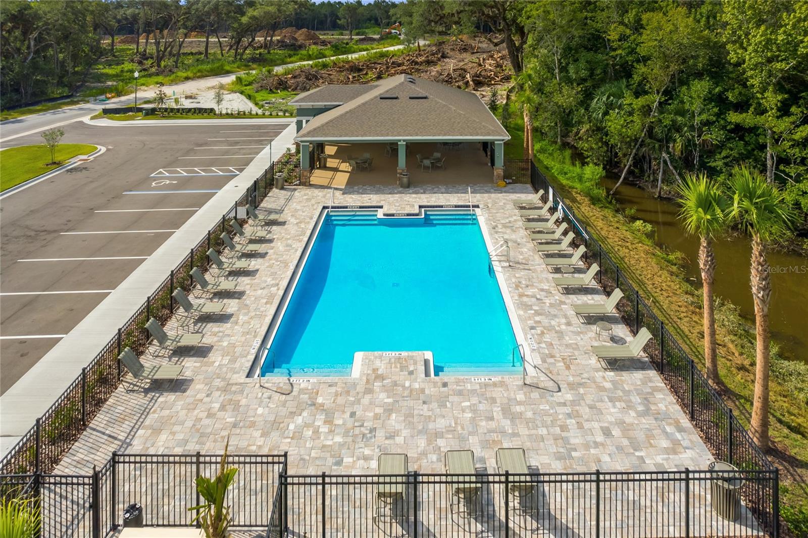 2106 RED ROCK RD