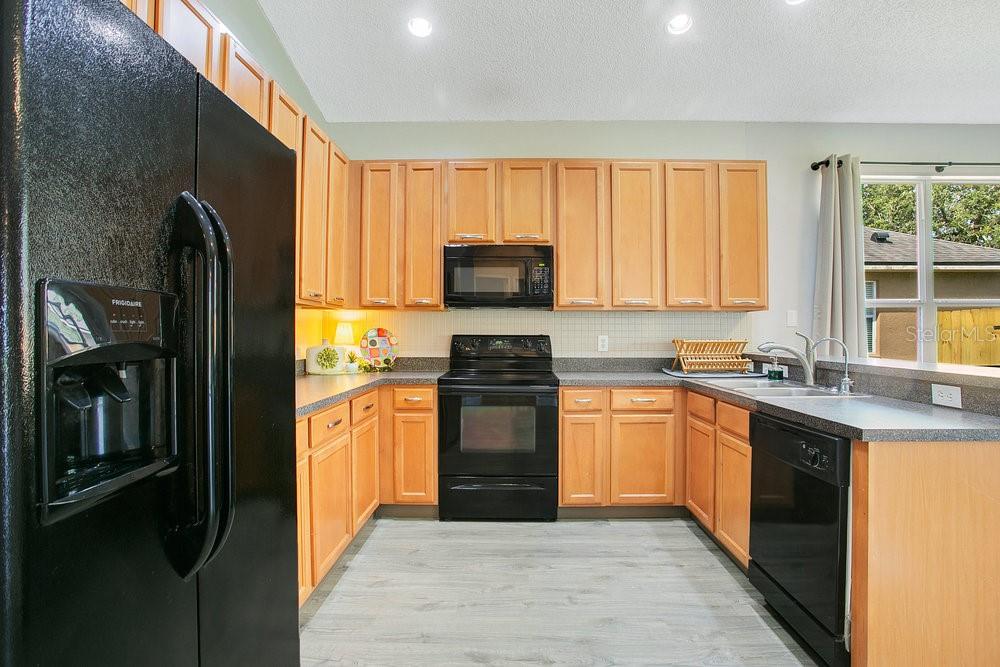 608 ASHWELL CT