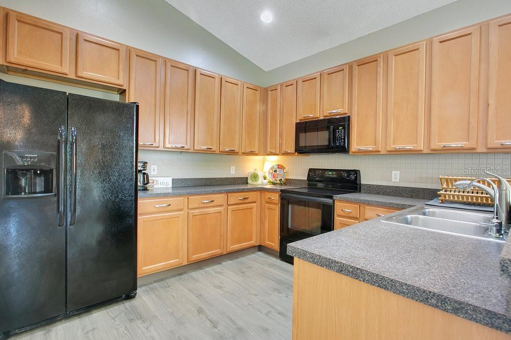 608 ASHWELL CT