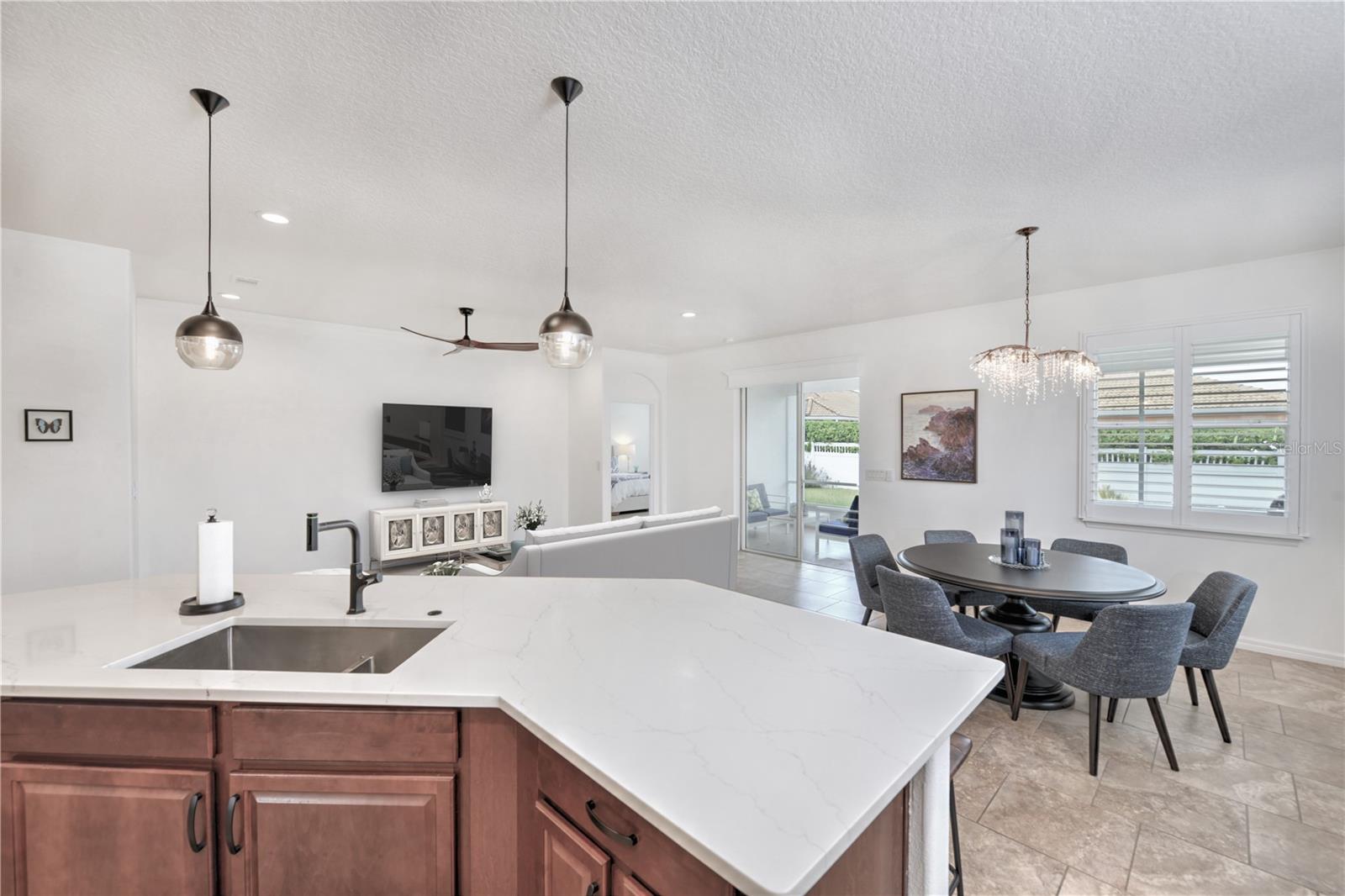 3447 LUNA BELLA LN