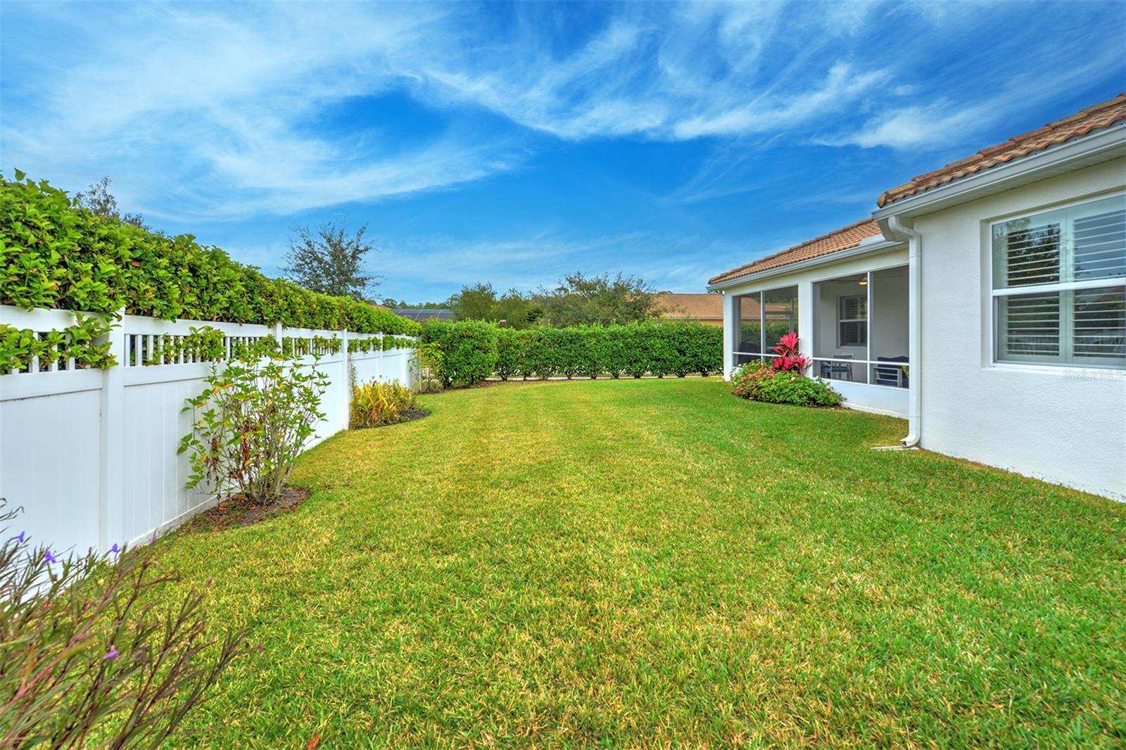 3447 LUNA BELLA LN