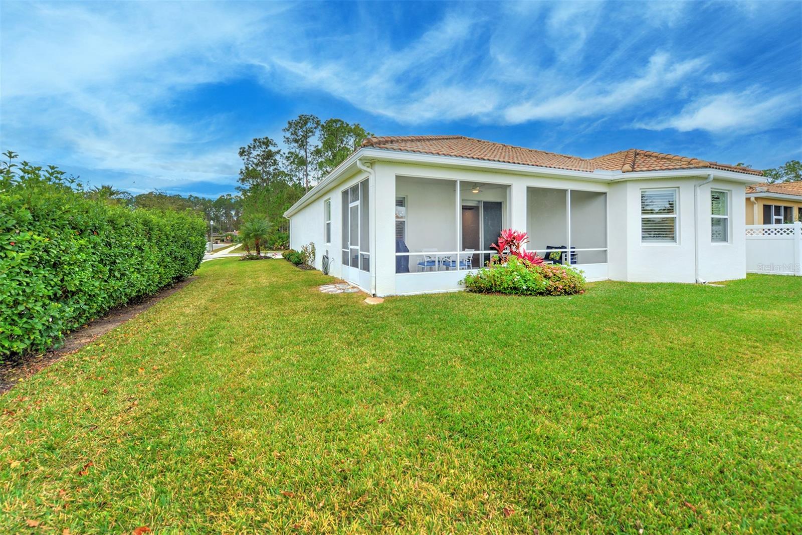 3447 LUNA BELLA LN