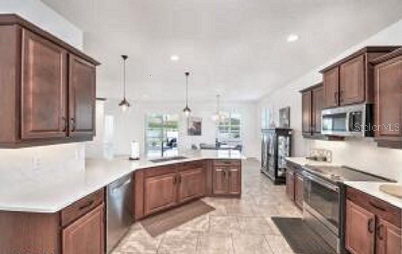 3447 LUNA BELLA LN