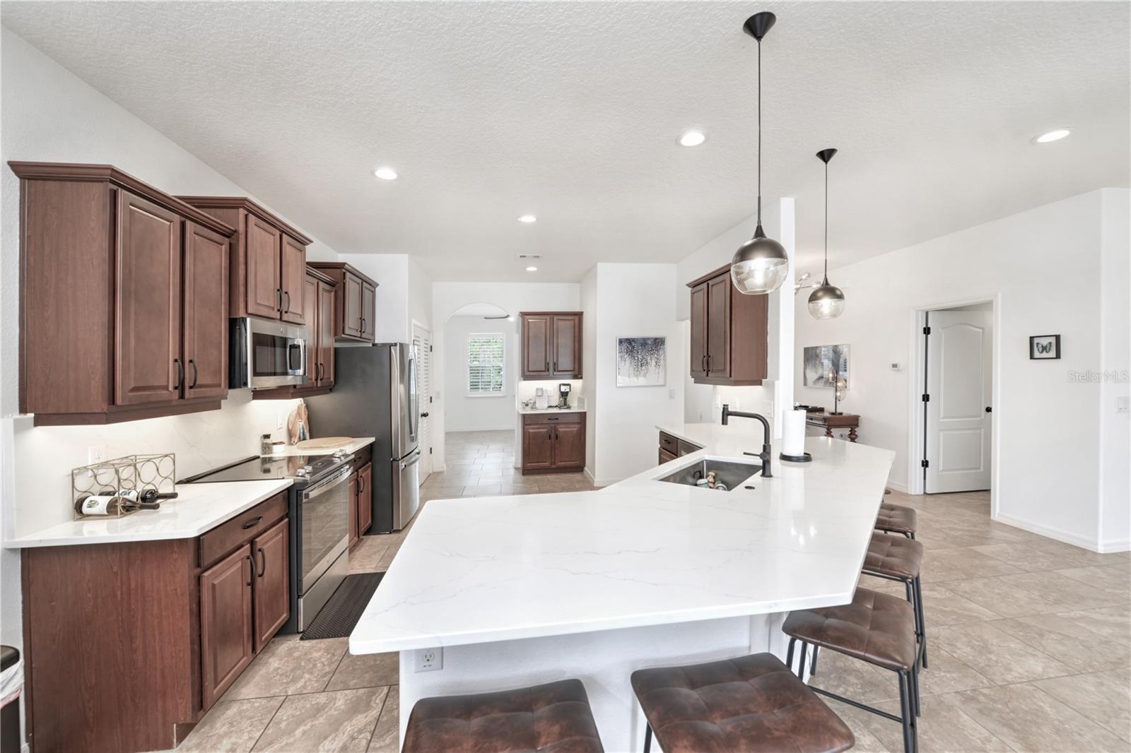 3447 LUNA BELLA LN