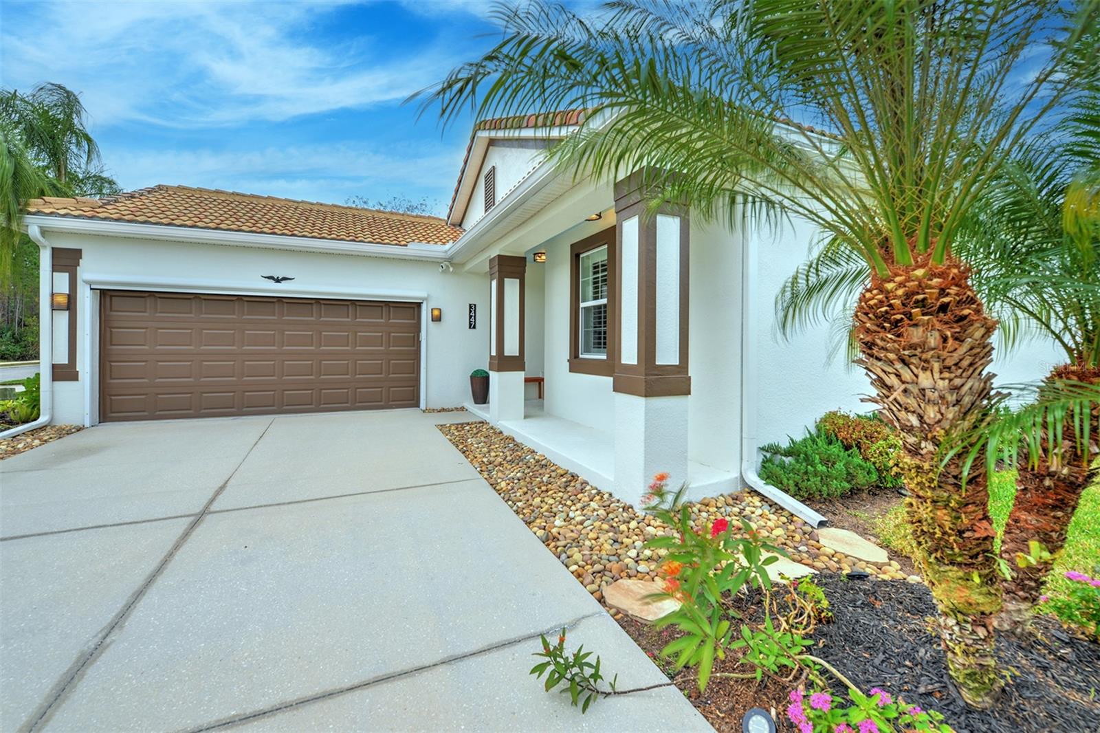 3447 LUNA BELLA LN