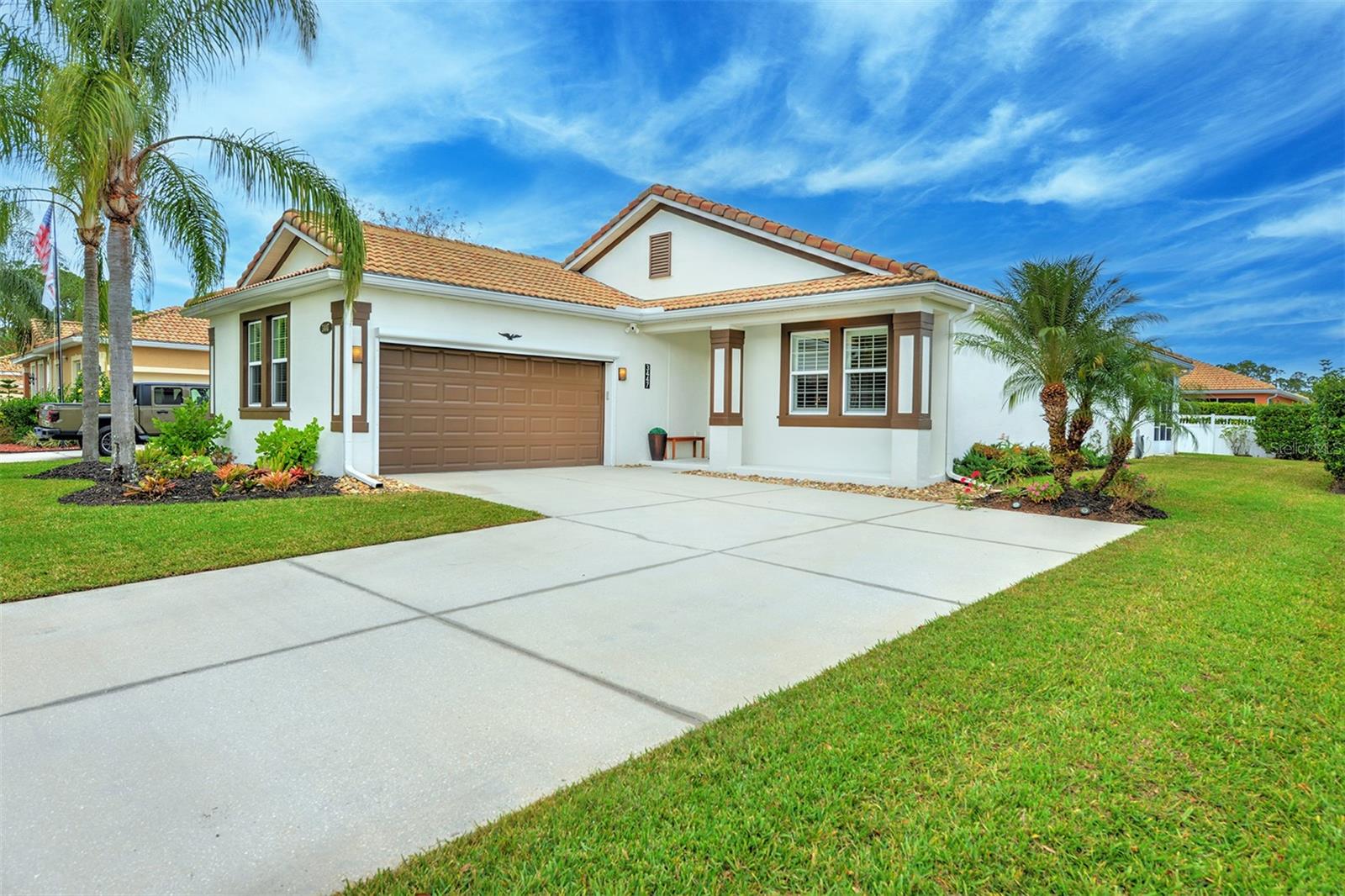 3447 LUNA BELLA LN