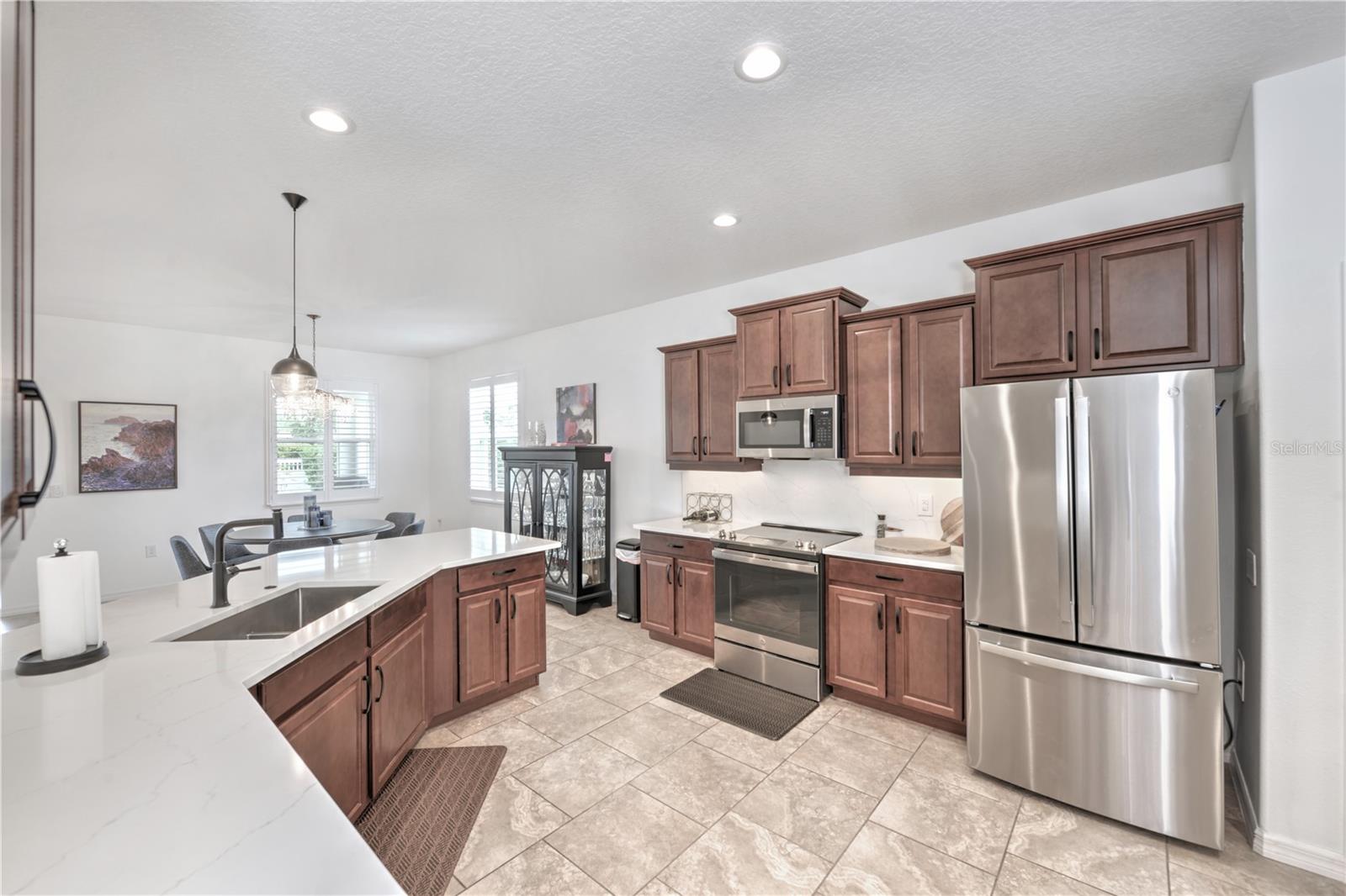 3447 LUNA BELLA LN