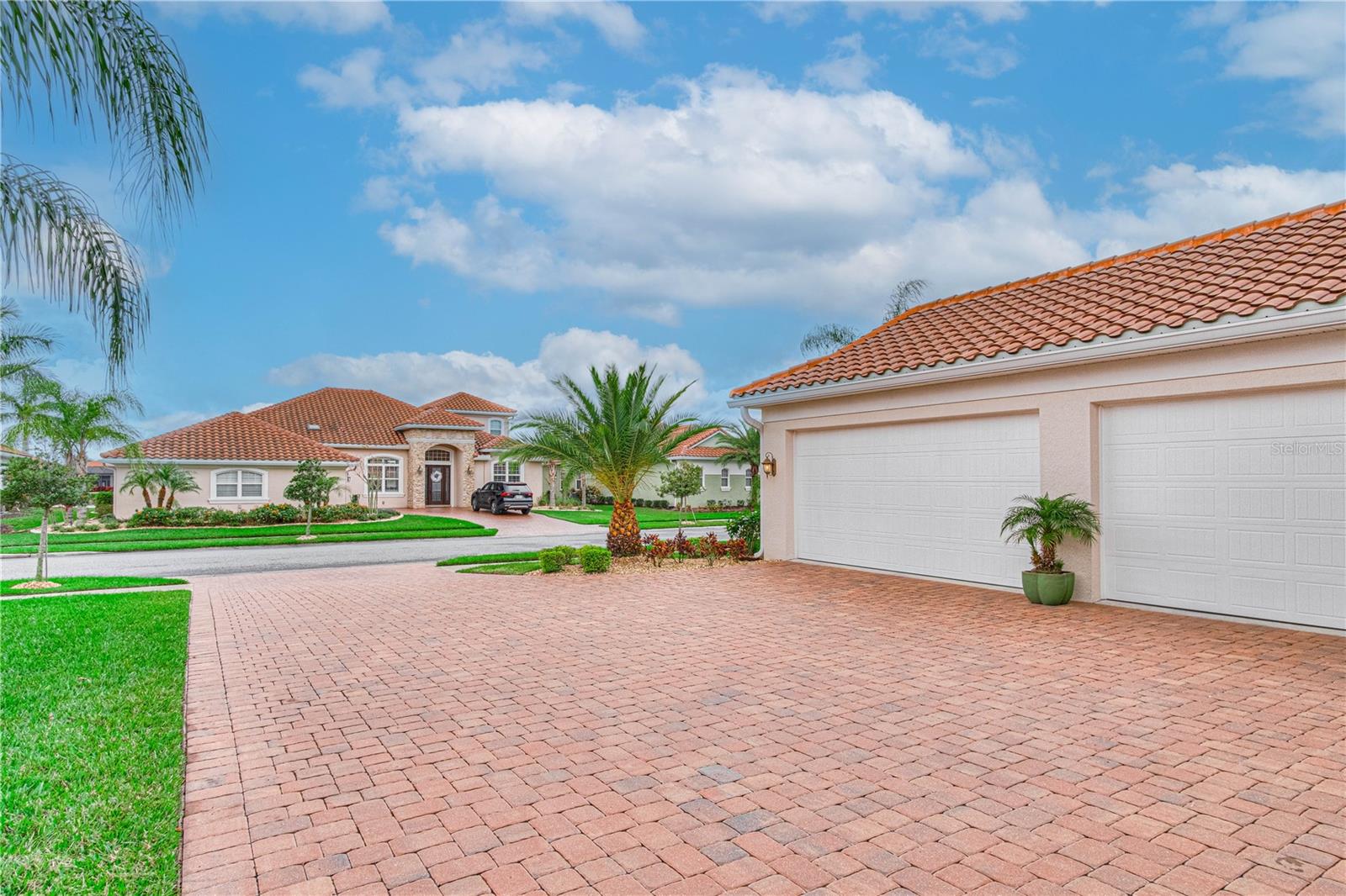 2916 W VENETIAN LAKE CIR