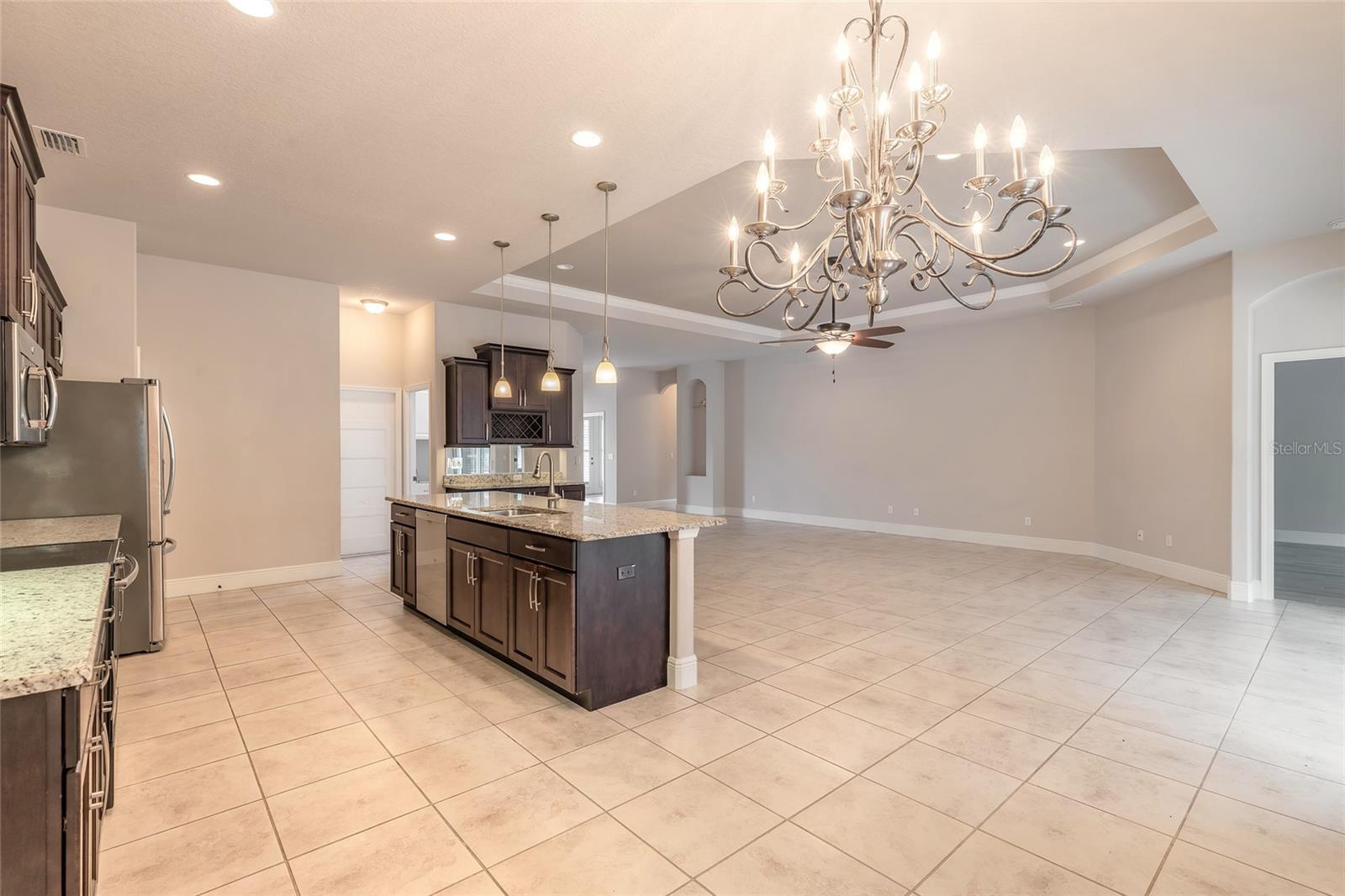 2811 S ASCIANO CT