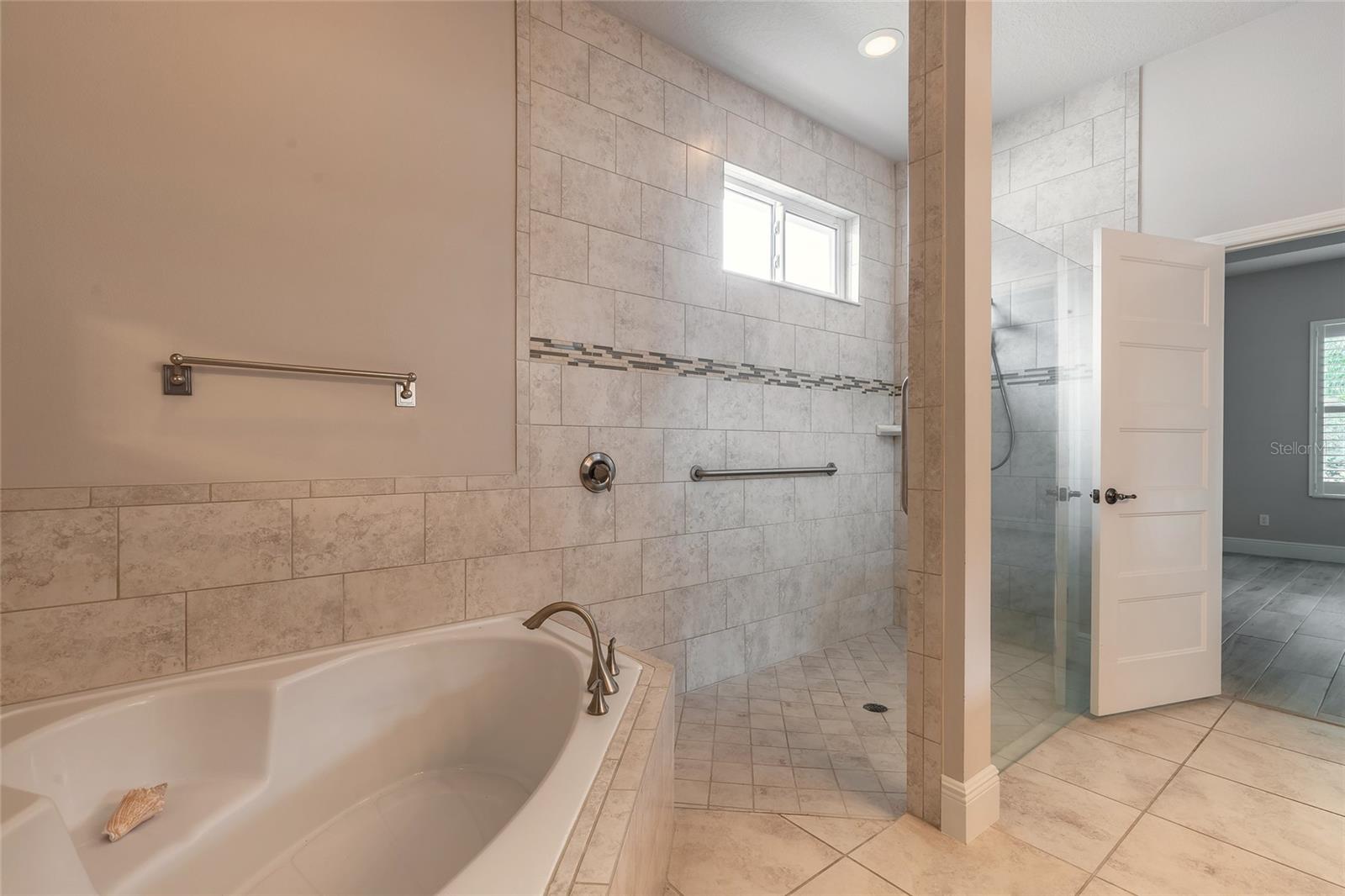 2811 S ASCIANO CT