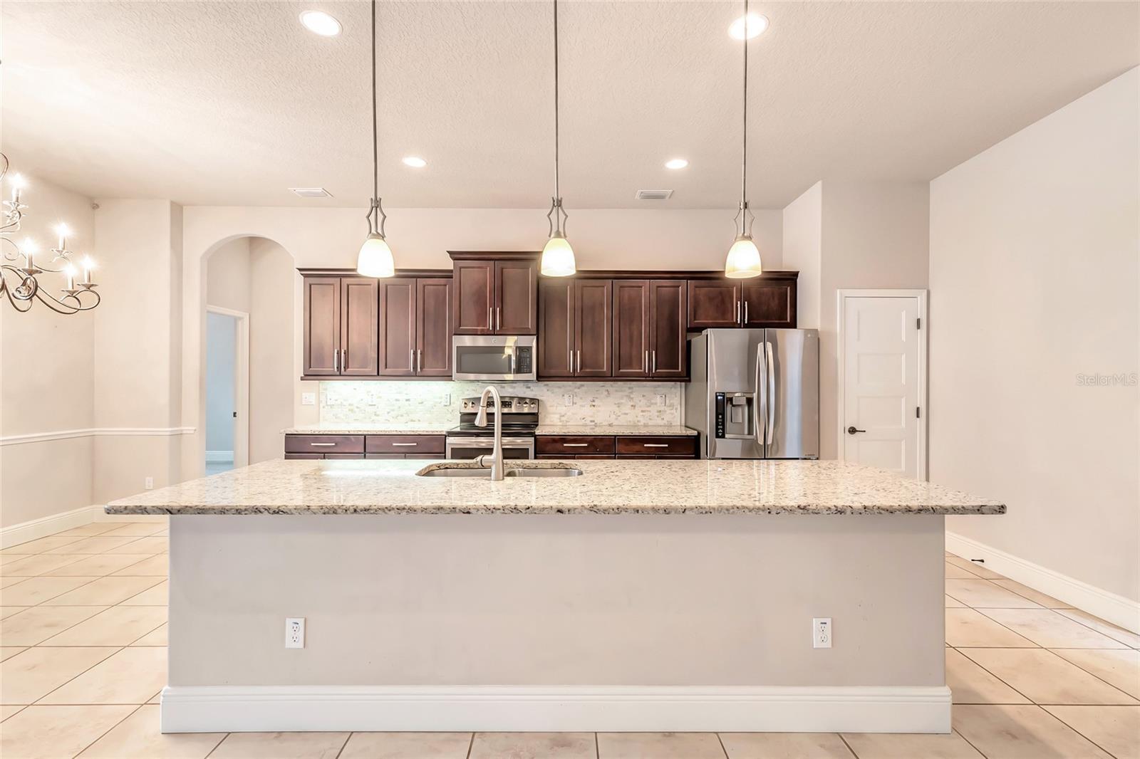 2811 S ASCIANO CT