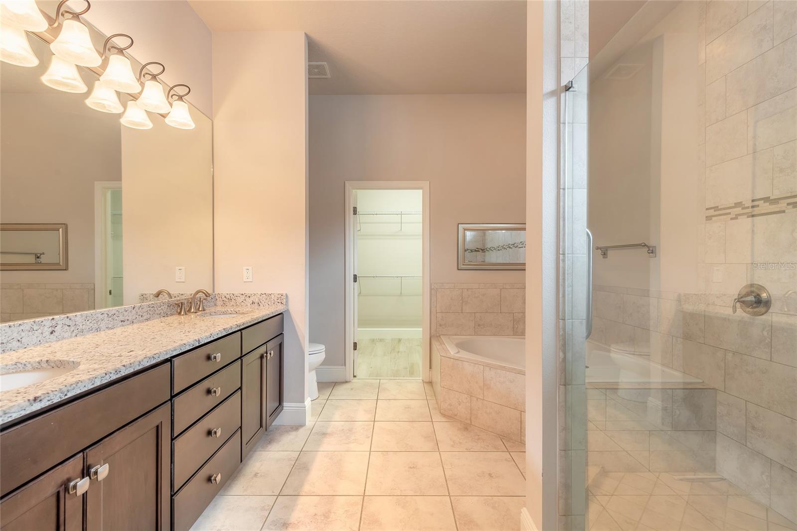 2811 S ASCIANO CT