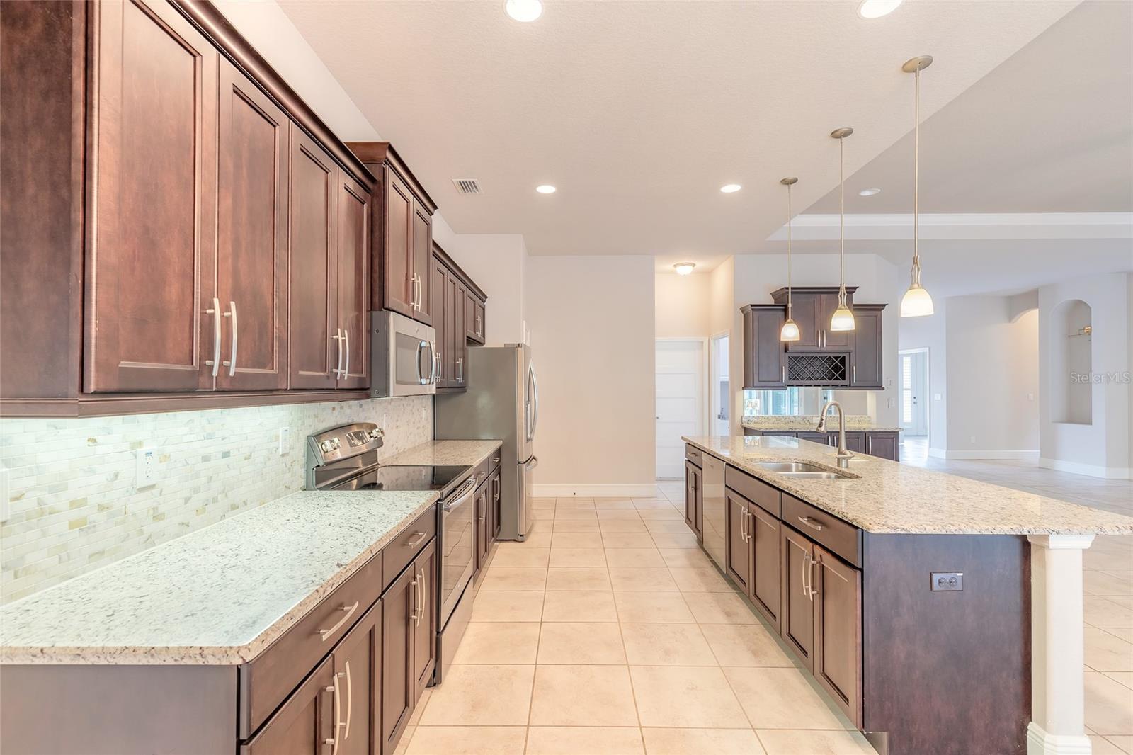 2811 S ASCIANO CT